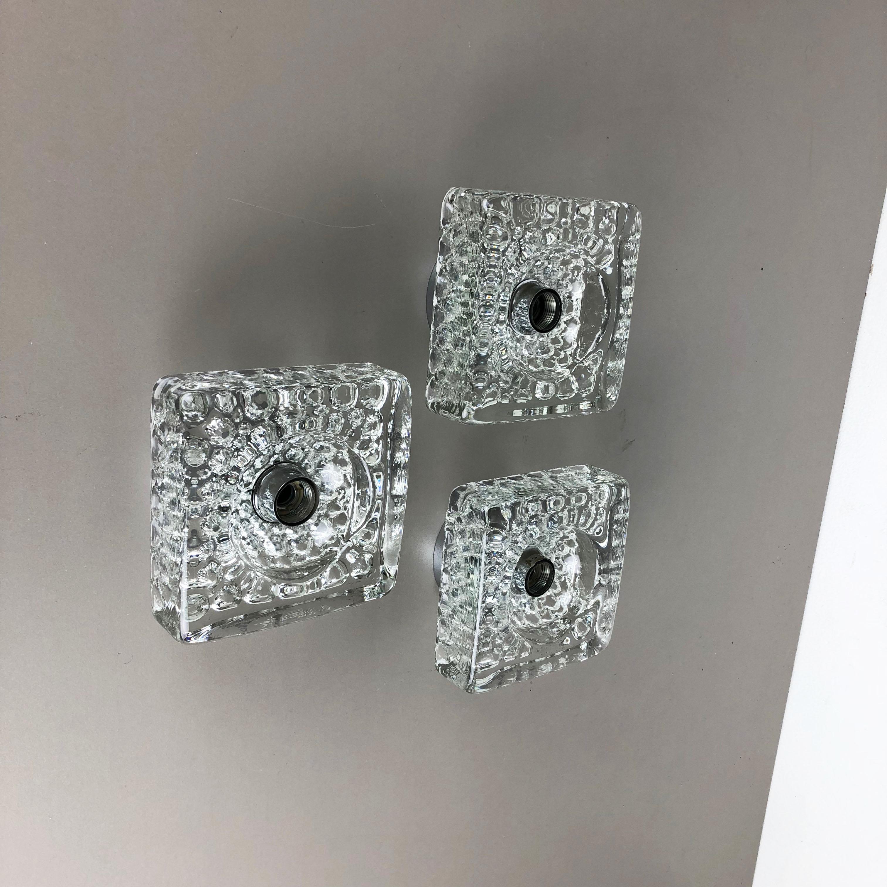 Set of 3 Modernist Ice Cube Glass Wall Light Made by Hillebrand, Germany, 1970s In Good Condition In Kirchlengern, DE