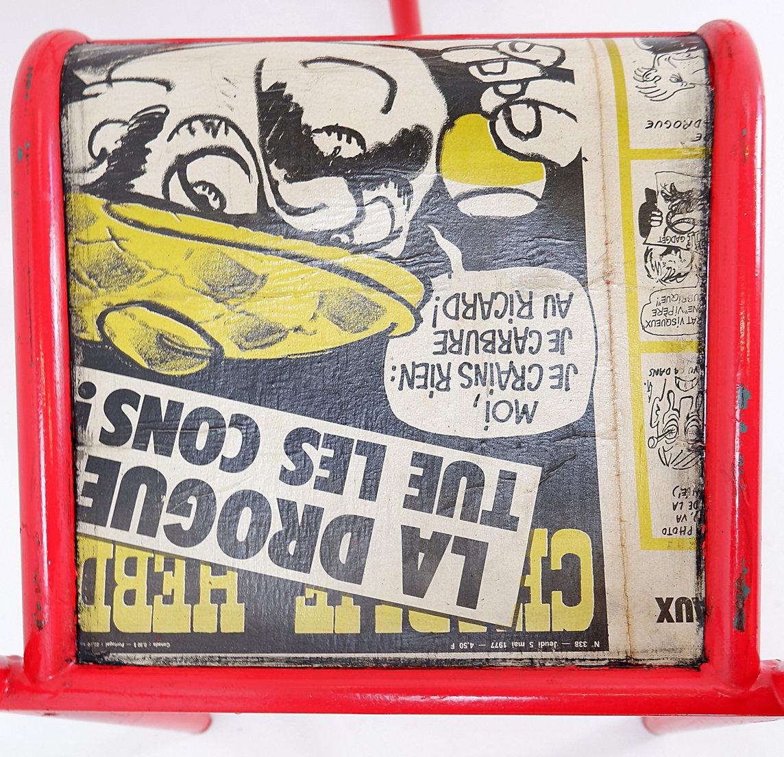 Ensemble de 3 chaises revisitées mullca 510 Charlie Hebdo en vente 5