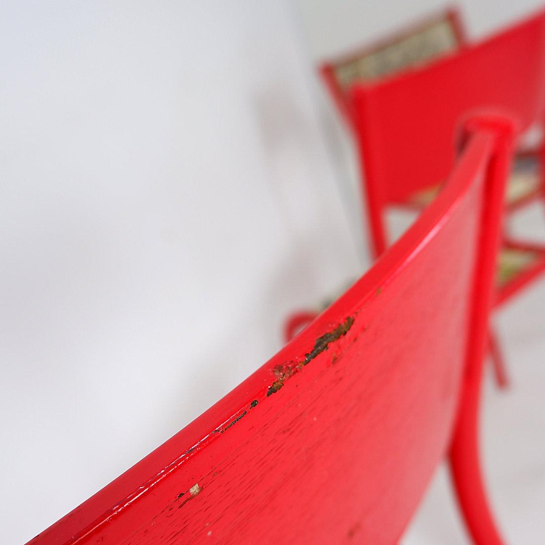 Ensemble de 3 chaises revisitées mullca 510 Charlie Hebdo en vente 8