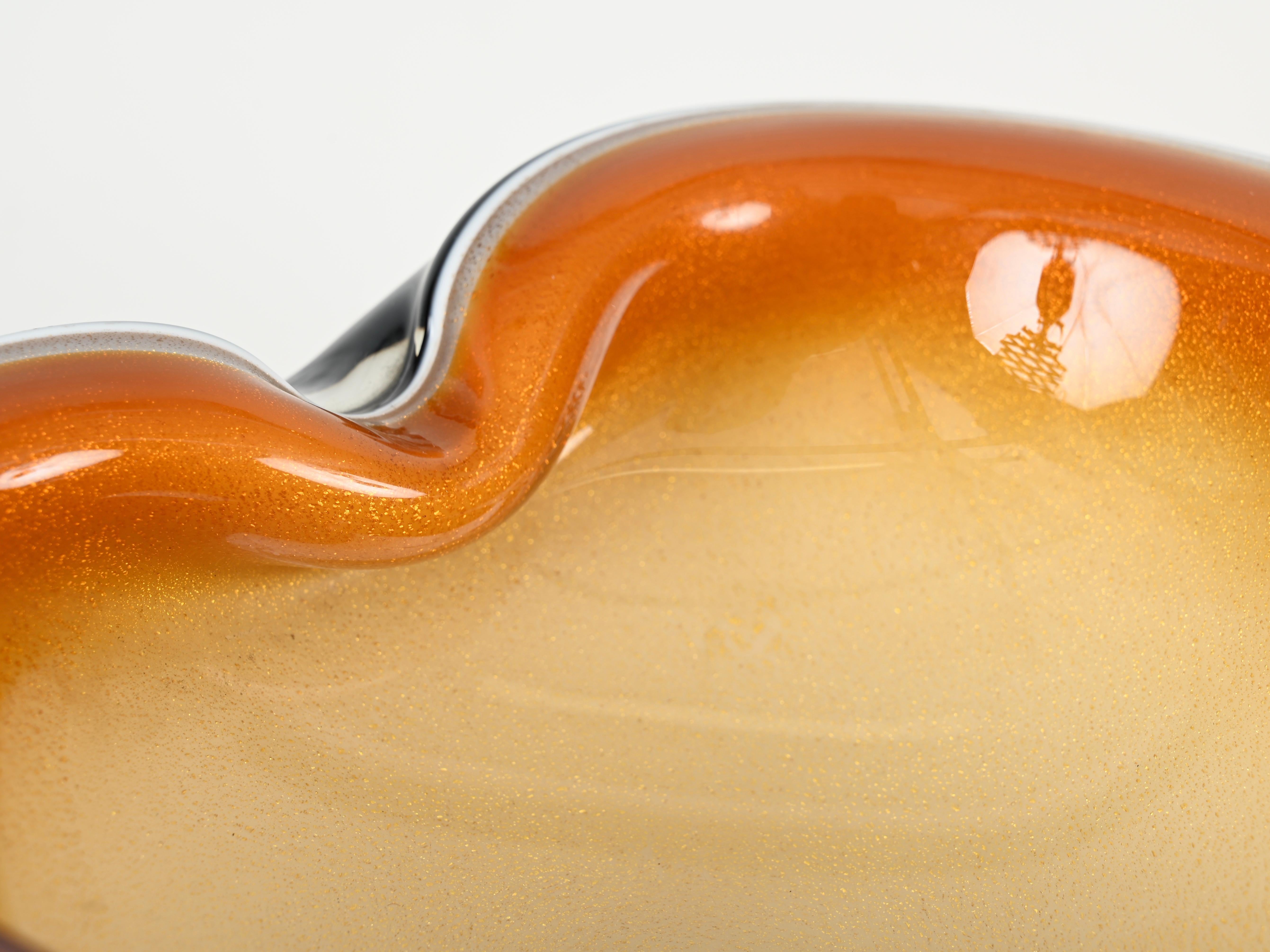 Set of 3 Murano Ashtrays or Decorativ Bowls in Orange Murano Glass, Italy 1970 For Sale 1