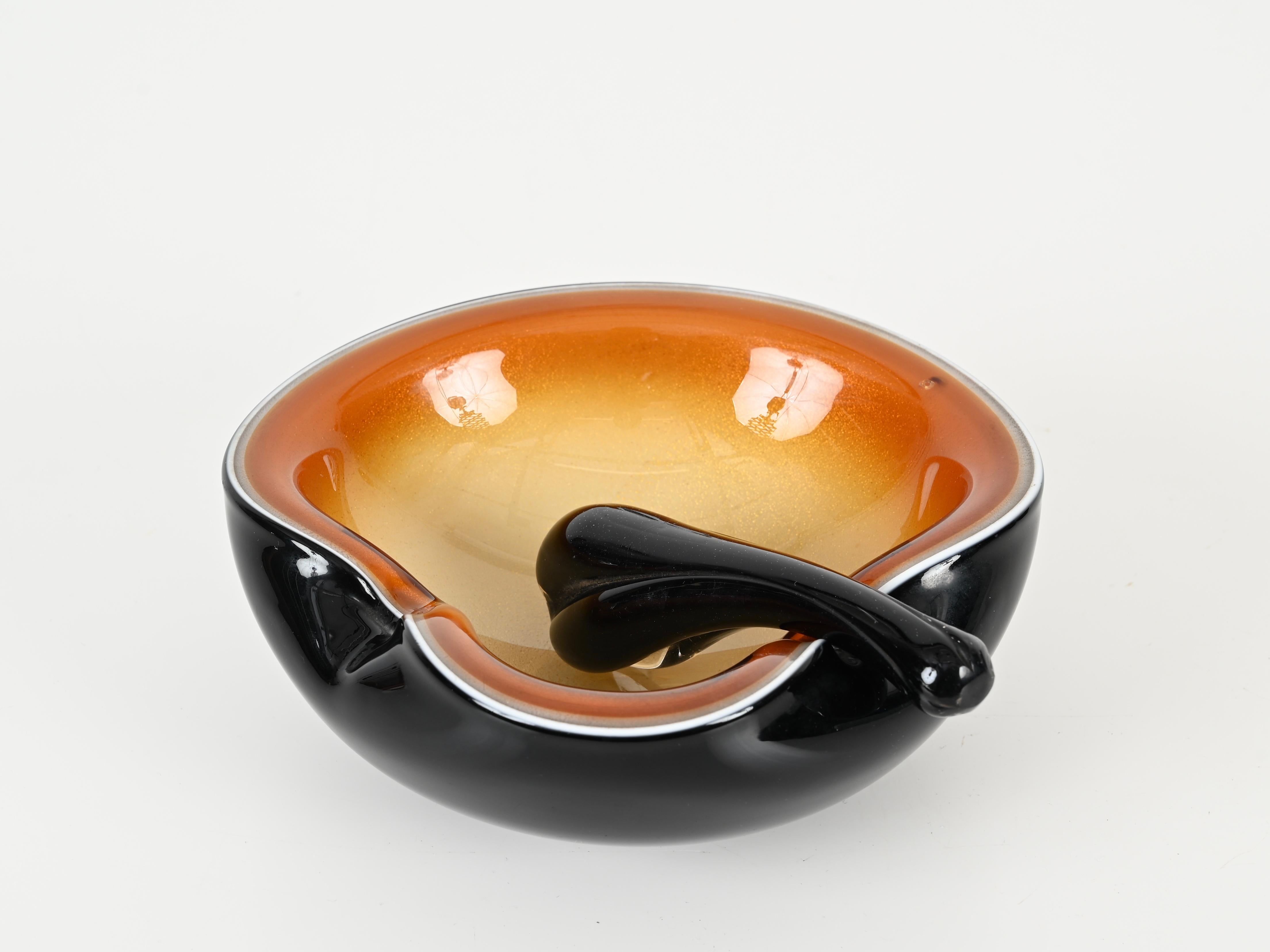 Set of 3 Murano Ashtrays or Decorativ Bowls in Orange Murano Glass, Italy 1970 For Sale 2