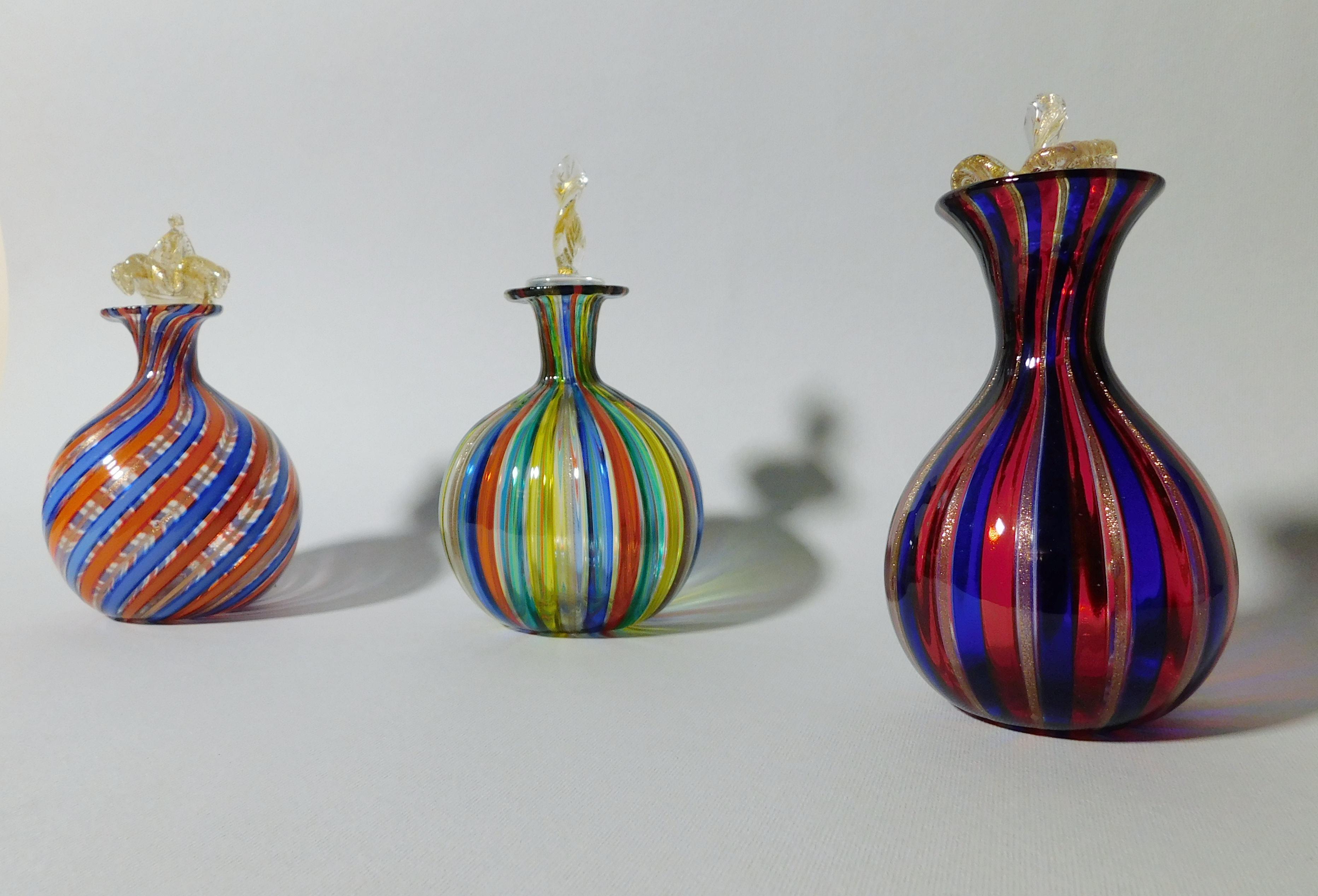 Vetro di Murano Set di 3 bottiglie di profumo in vetro di Murano in vendita