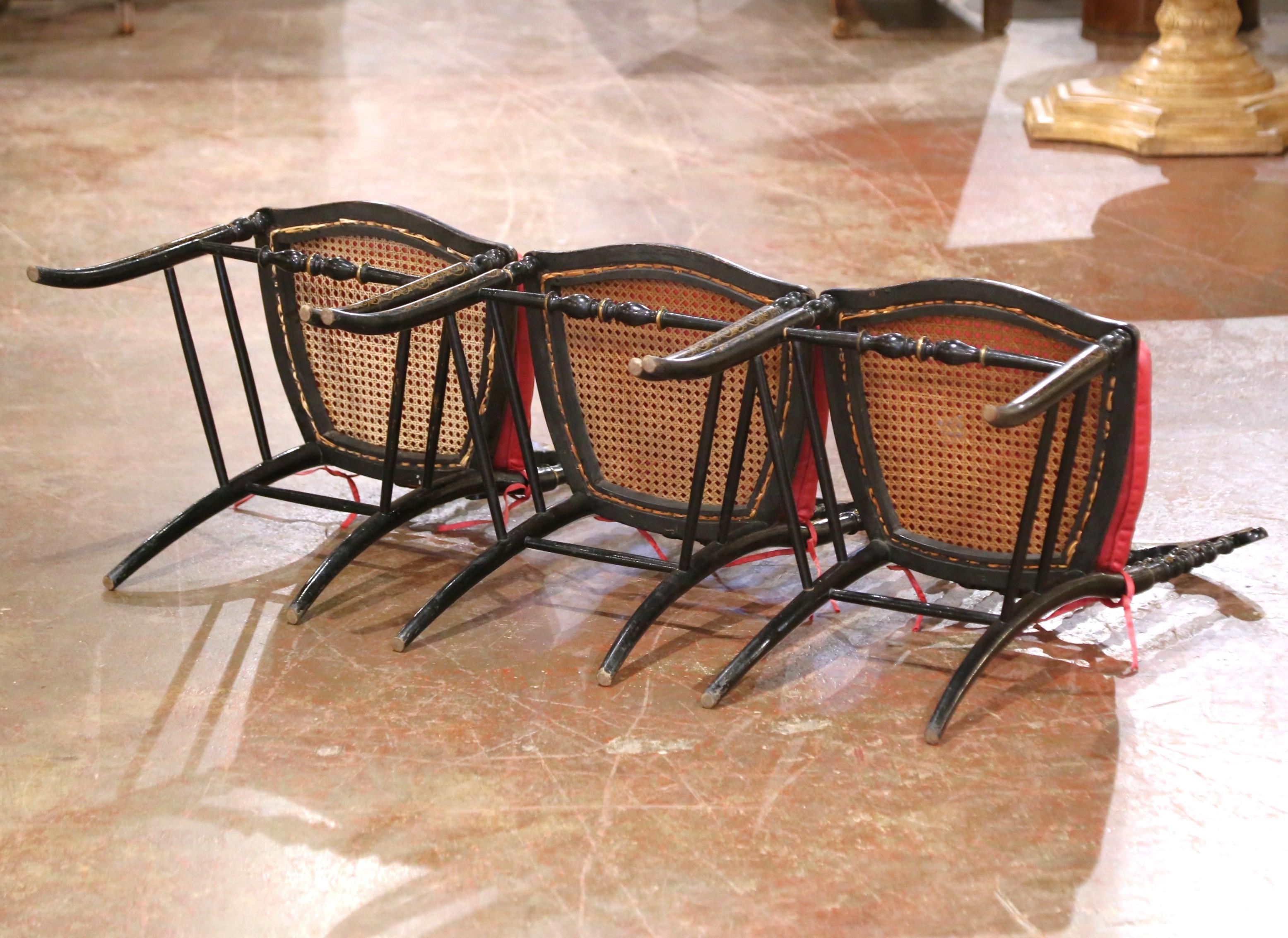 Set di 3 poltrone Napoleone III ebanizzate con sedute a canne e cineserie dorate in vendita 7