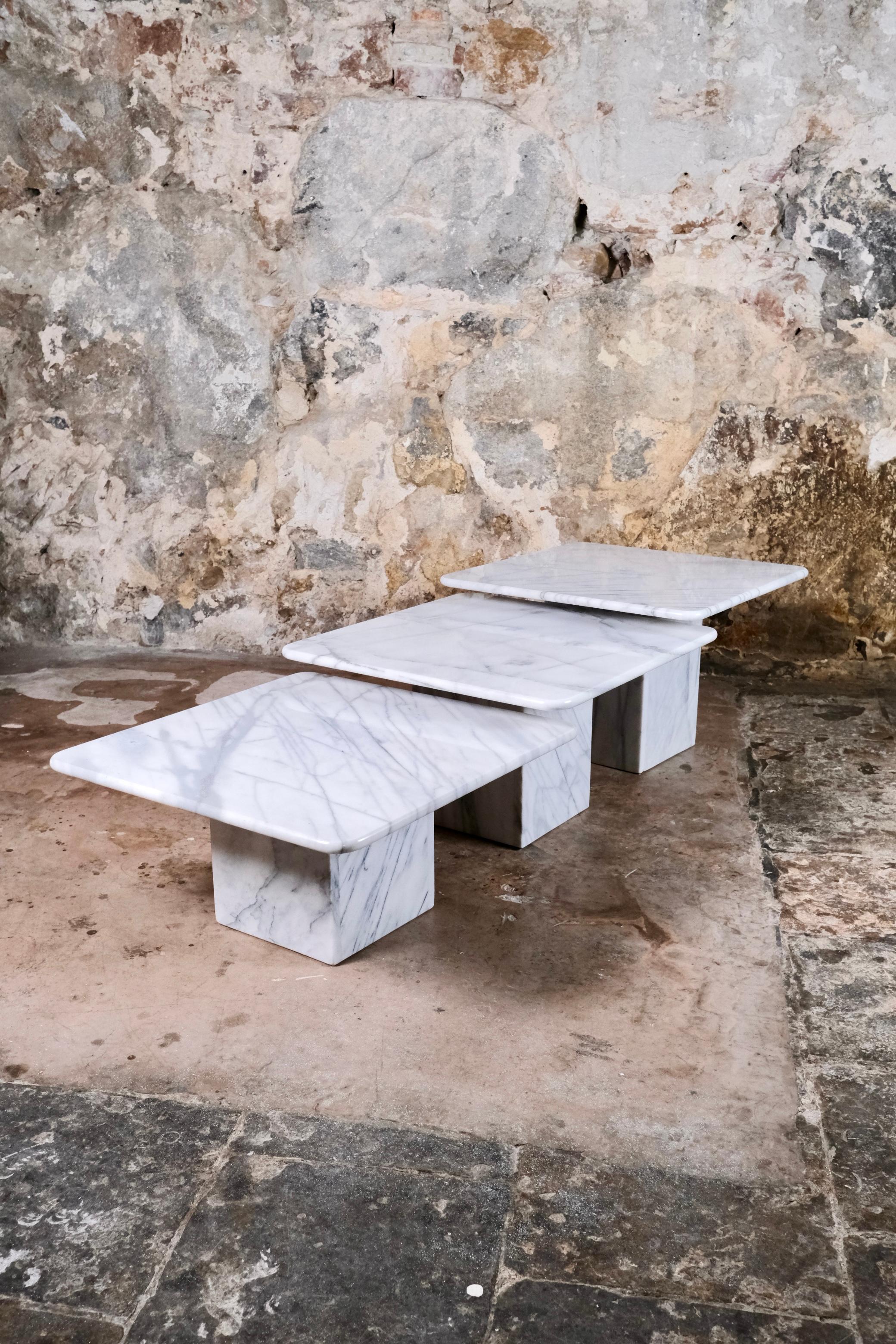 Ensemble de 3 tables basses gigognes en marbre, Italie, années 1980 en vente 2