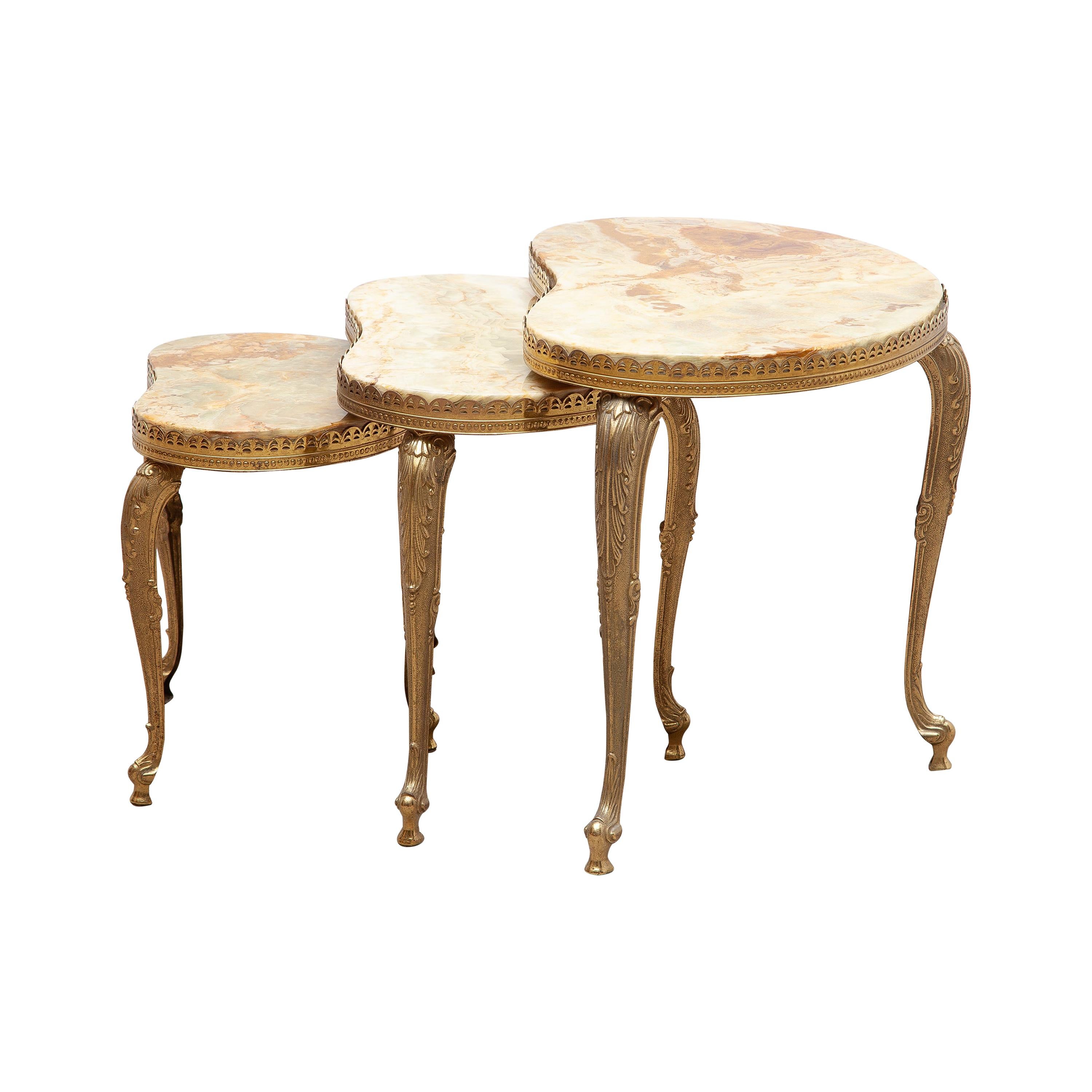 Set of 3 Nesting Onyx, Brass Kidney Shaped Coffee Side Tables, Italy, 1970s