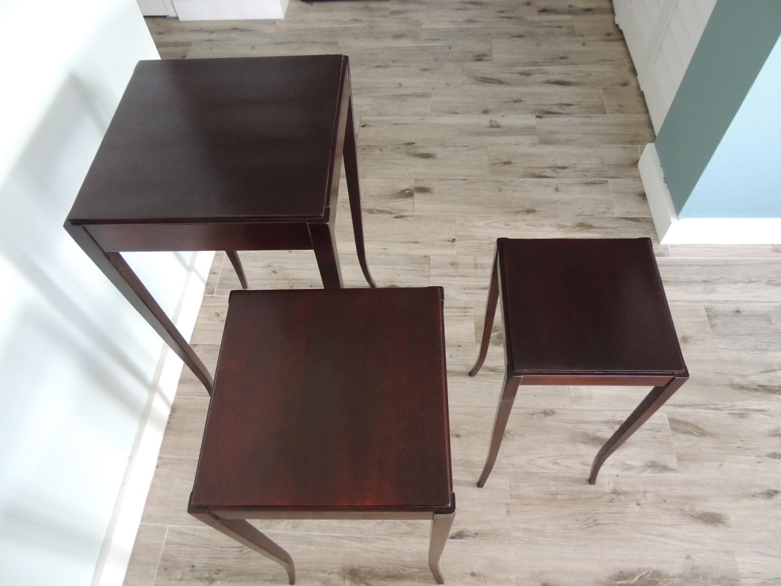 Set of (3) nesting tables By Barbara Barry for Baker Furniture.
Sizes:
TOP: 14.75