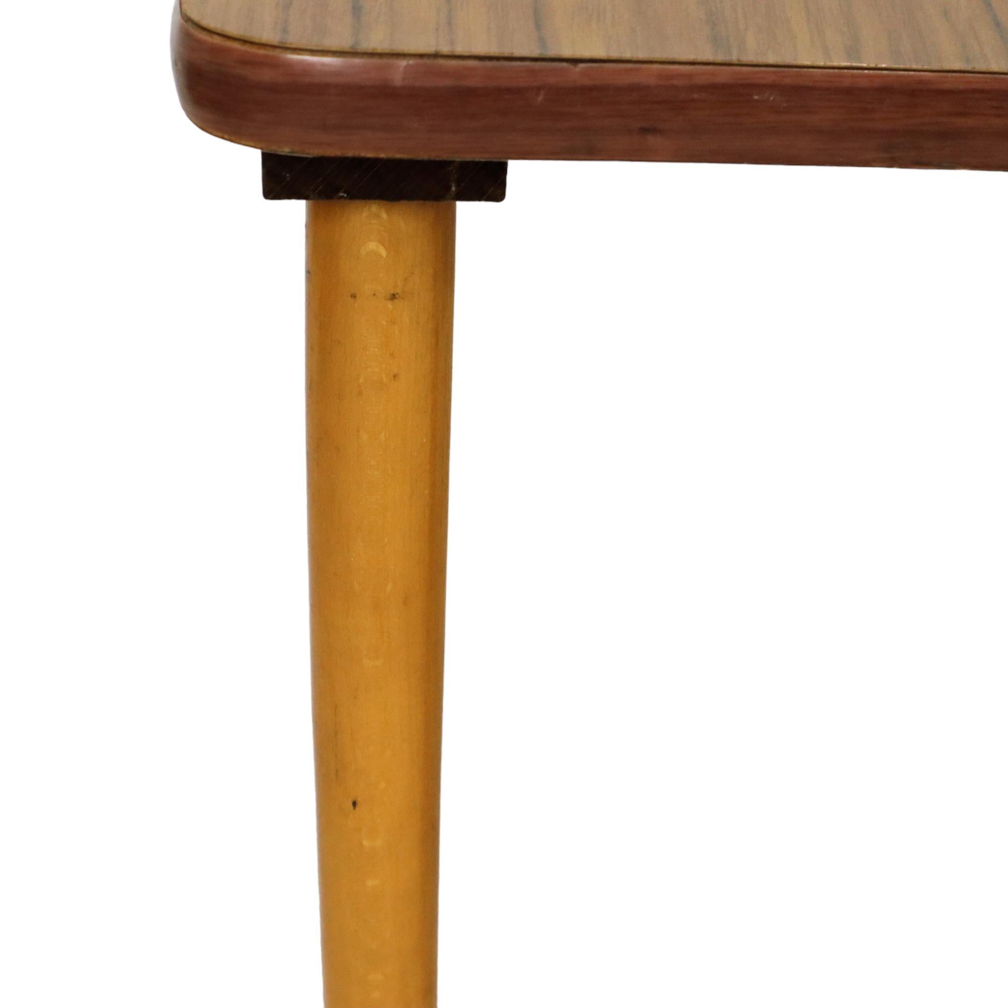 Juego de 3 Mesas Nido Cónicas de Formica Nogal Haya Diseño Vintage Años 50 en venta 2