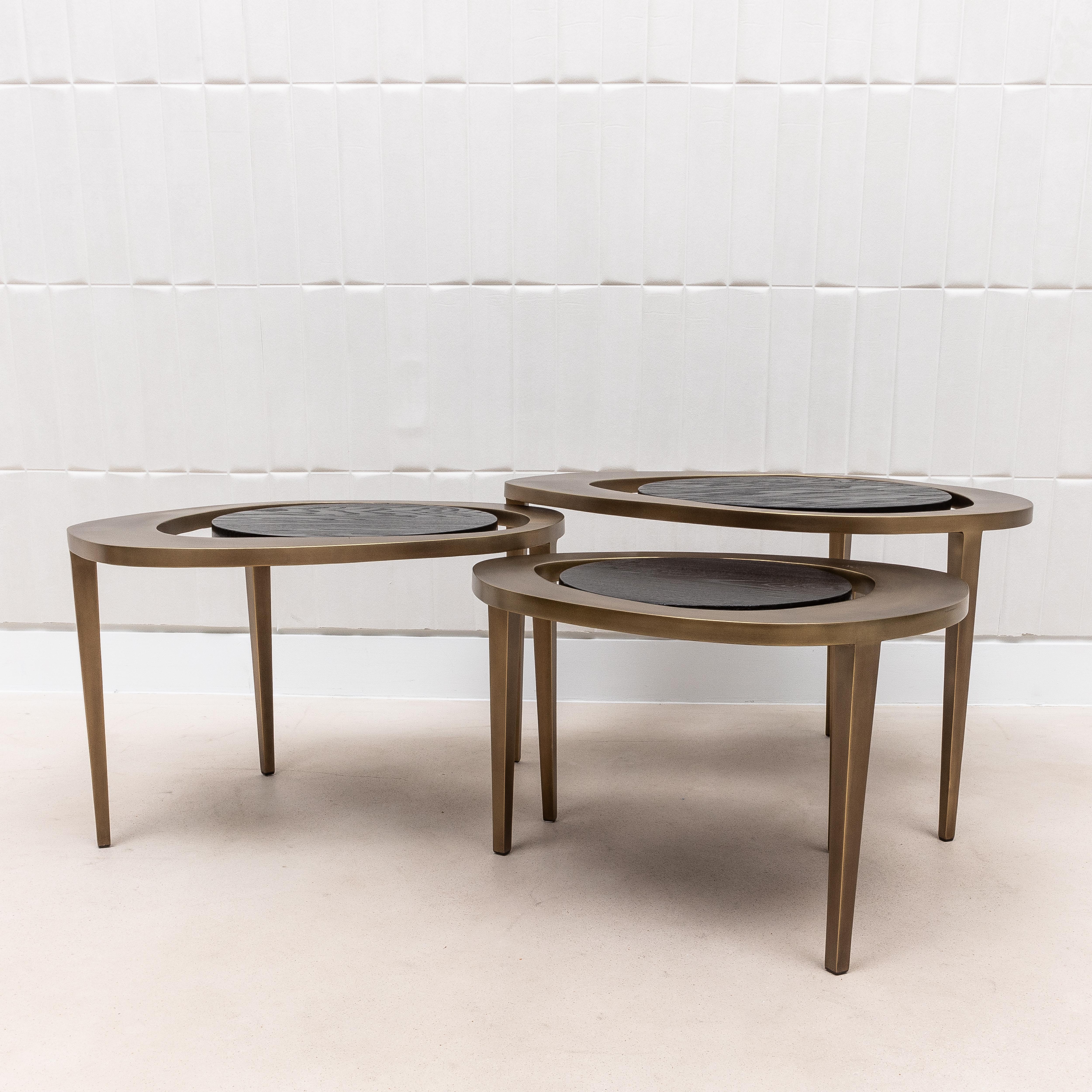 Ensemble de 3 tables gigognes en Oak noir avec laiton Patina Bronze par R&Y Augousti en vente 6