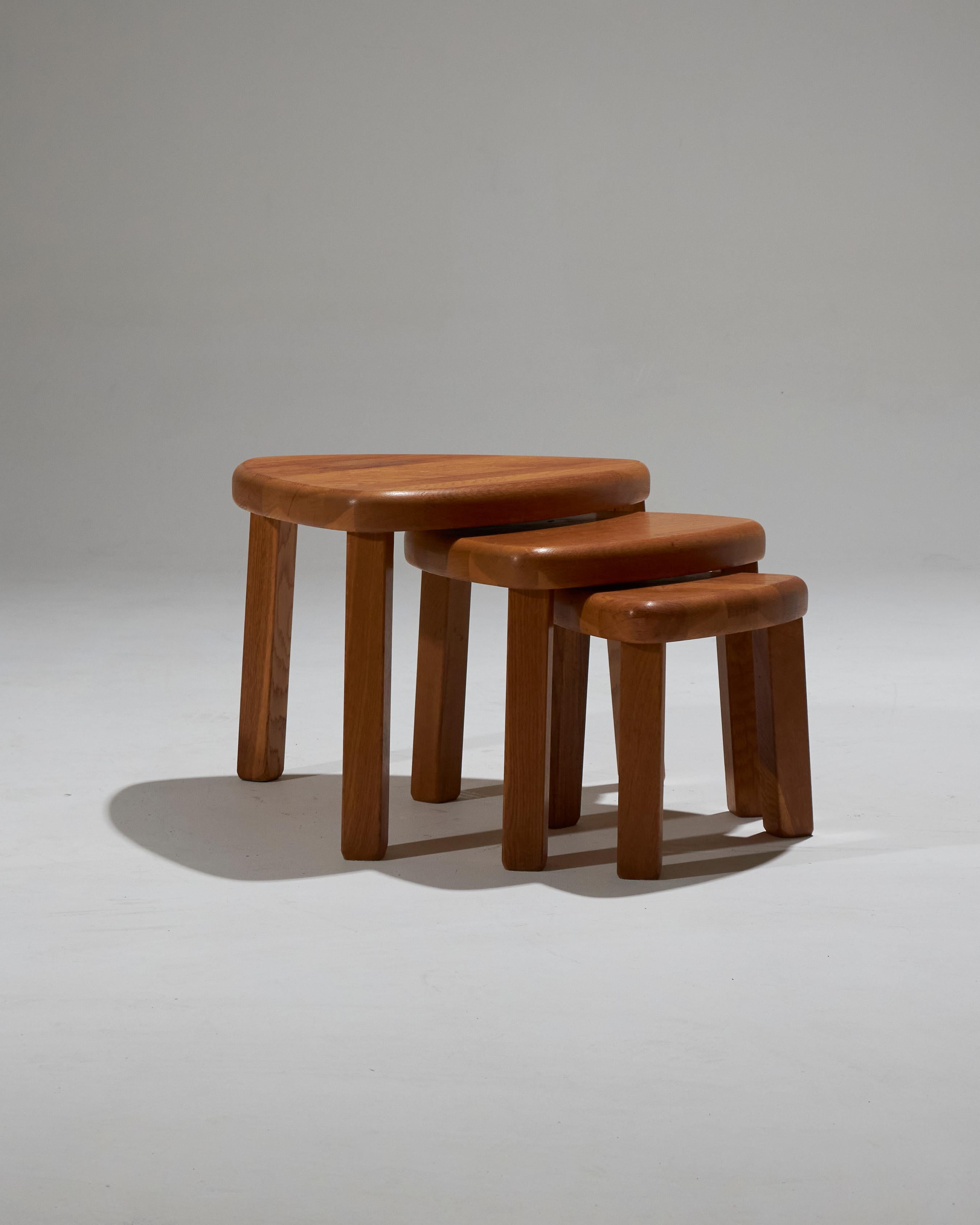 Set of 3 Nesting Tables in Elm For Sale 7