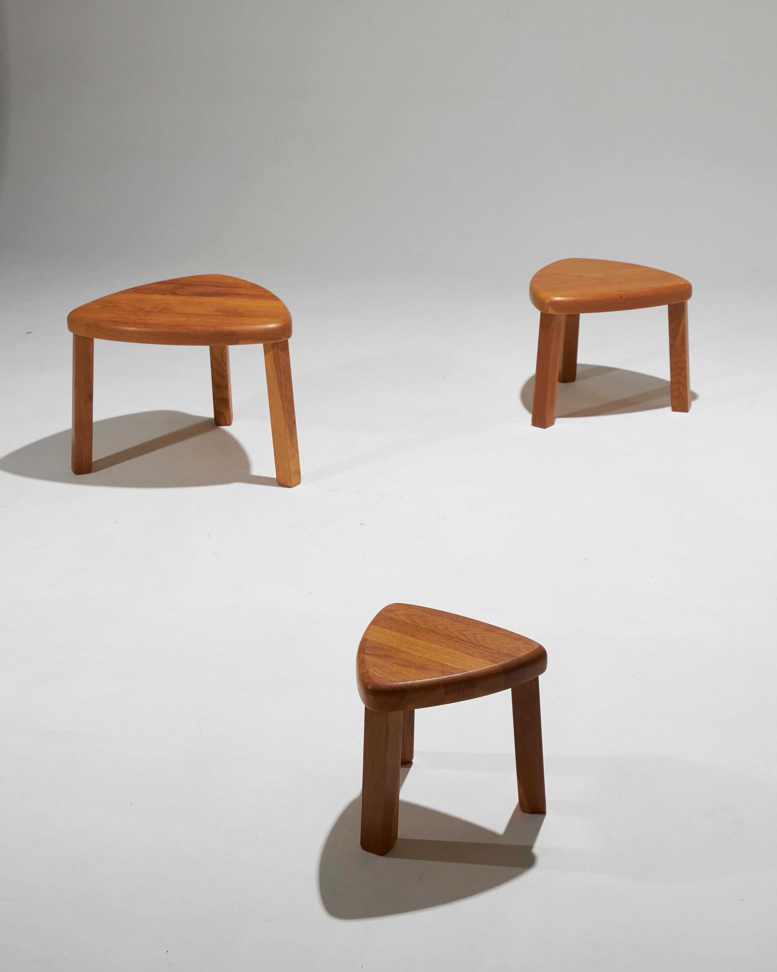 Set of 3 Nesting Tables in Elm For Sale 9