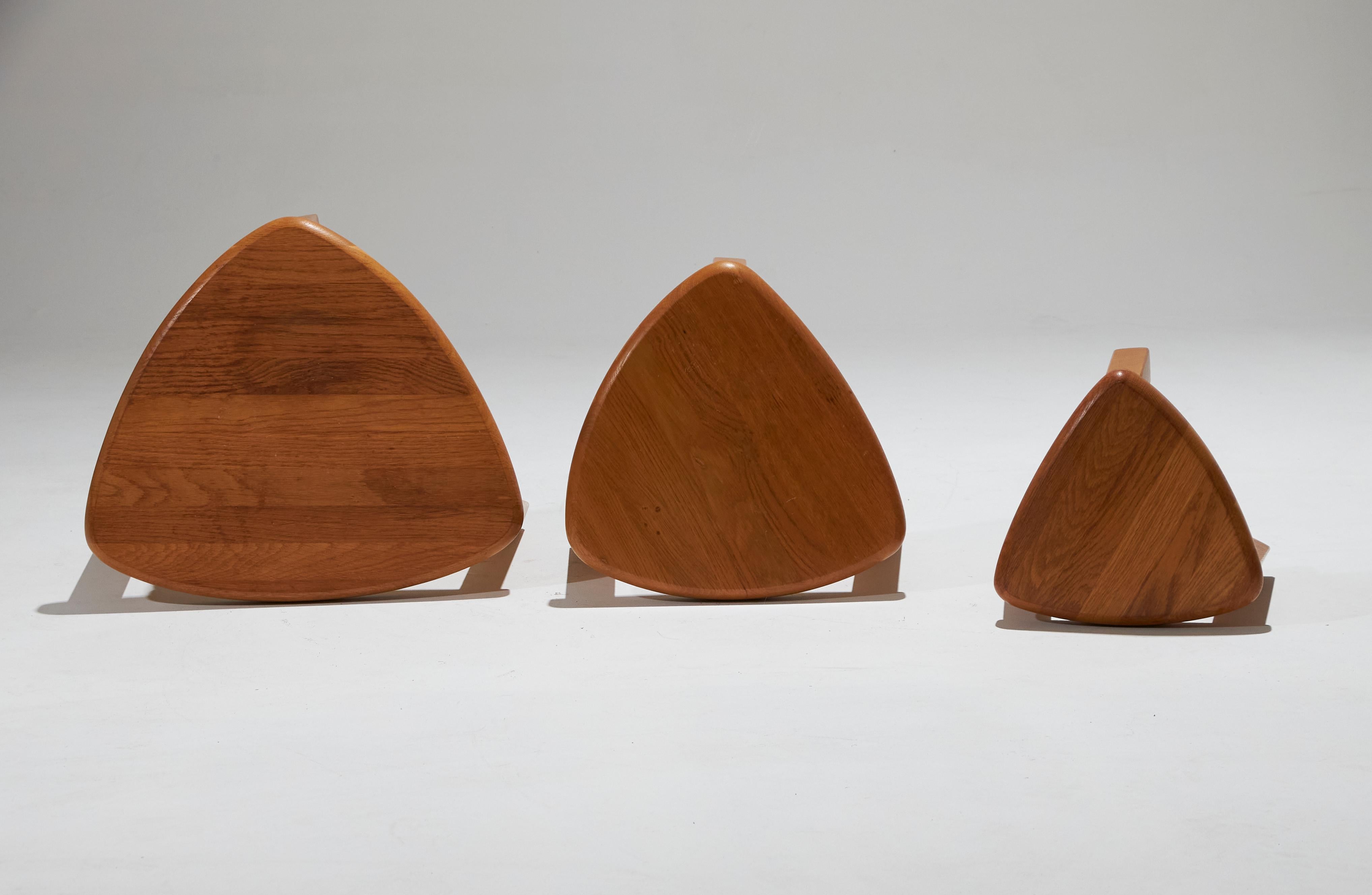 Set of 3 Nesting Tables in Elm For Sale 10