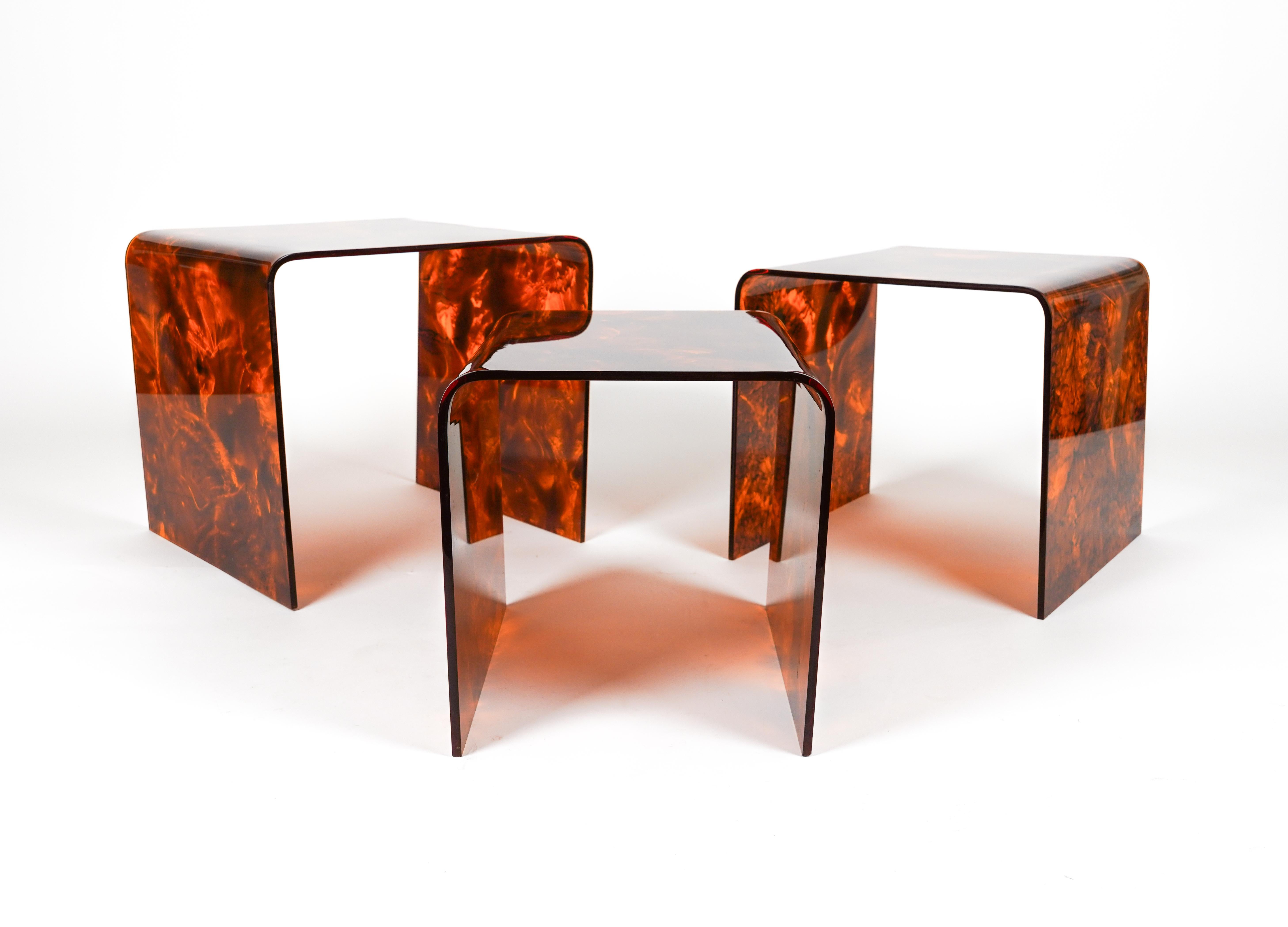 Late 20th Century Set of 3 Nesting Tables in Lucite Faux Tortoiseshell Christian Dior, Italy 1970s For Sale