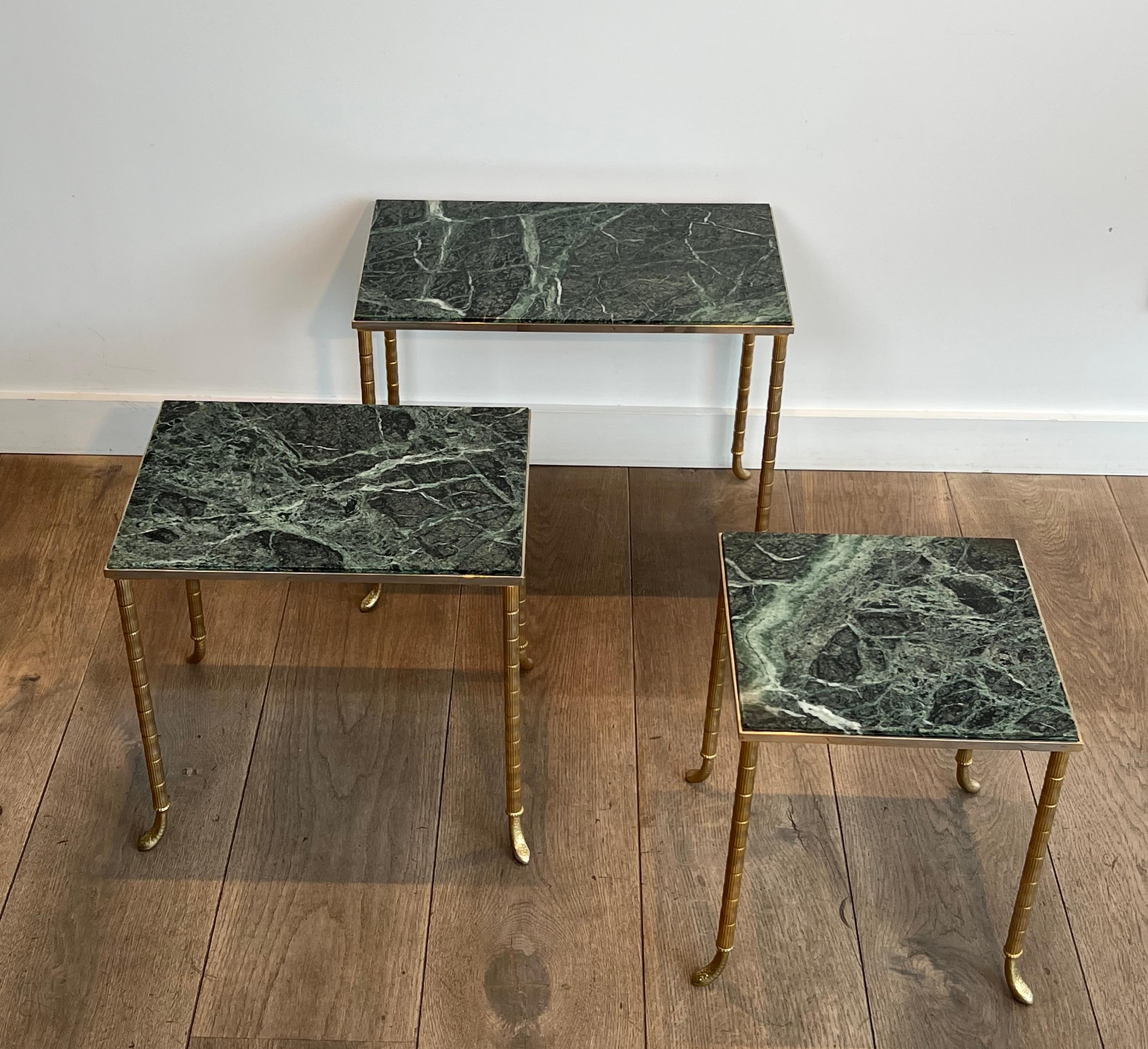 3er-Set Nischentische in Nickel & Gold mit grüner Marmorplatte von Maison Jansen im Angebot 4