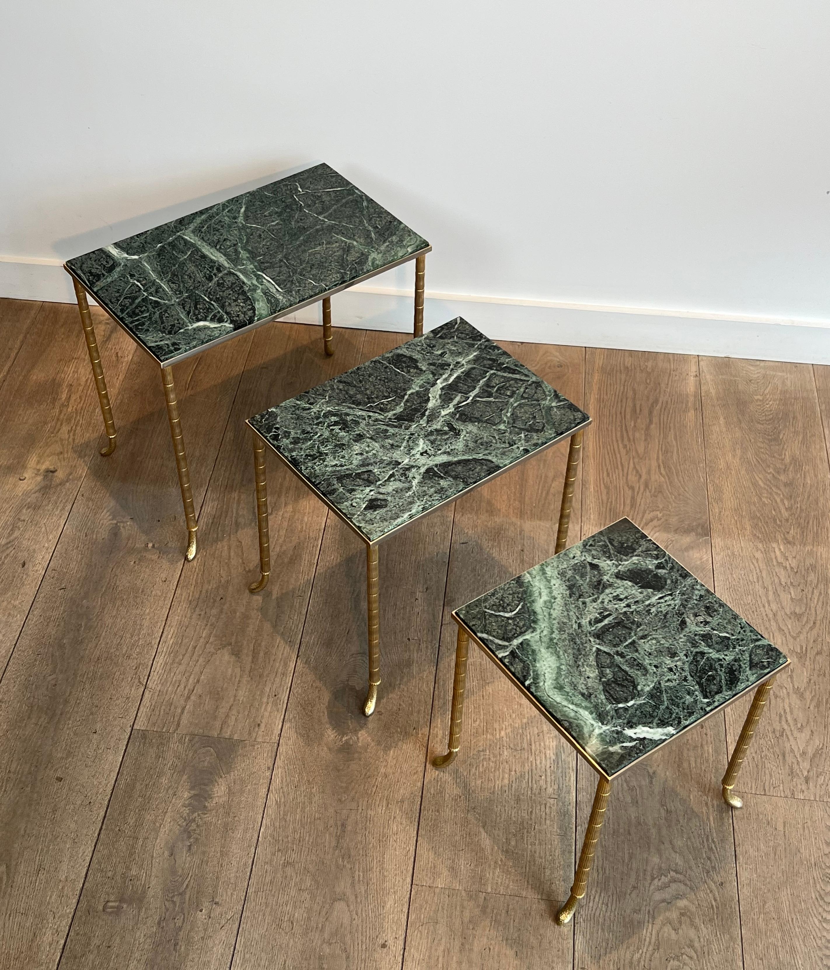 3er-Set Nischentische in Nickel & Gold mit grüner Marmorplatte von Maison Jansen im Angebot 7