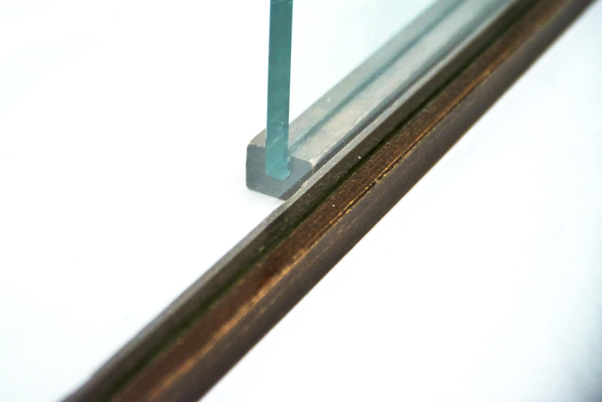 Italiano Set di 3 tavolini nidificanti in vetro temperato e palissandro, Gallotti in vendita