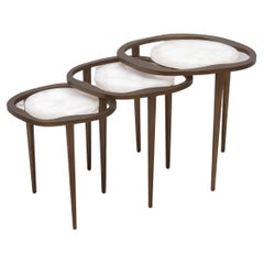 3er-Set Nischentische aus weißem Quarz mit Bronze Patina Messing von R&Y Augousti