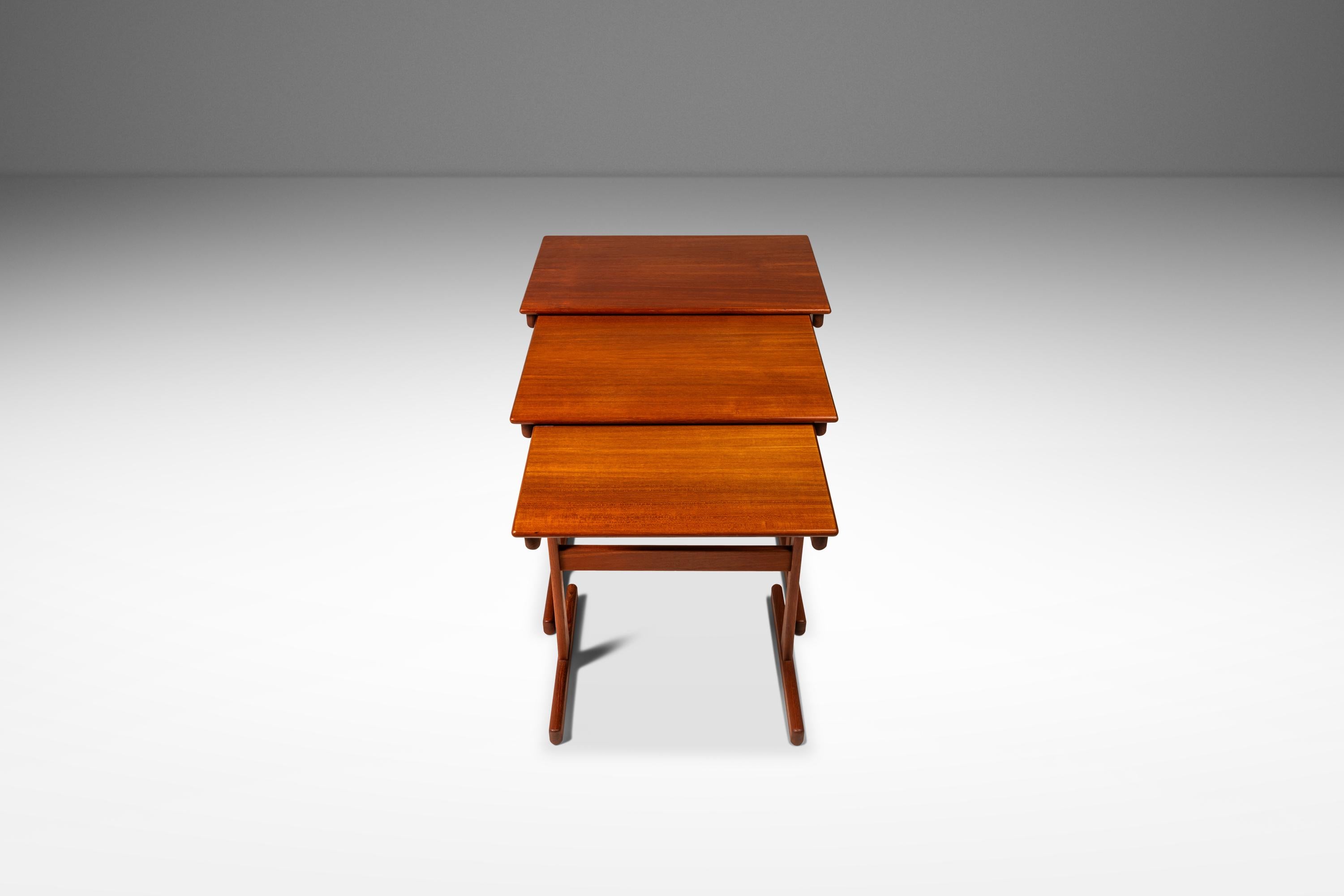 Mid-20th Century Set of 3 Nesting Tables, Kai Kristiansen, Vildbjerg Møbelfabrik, Denmark, 1960s For Sale