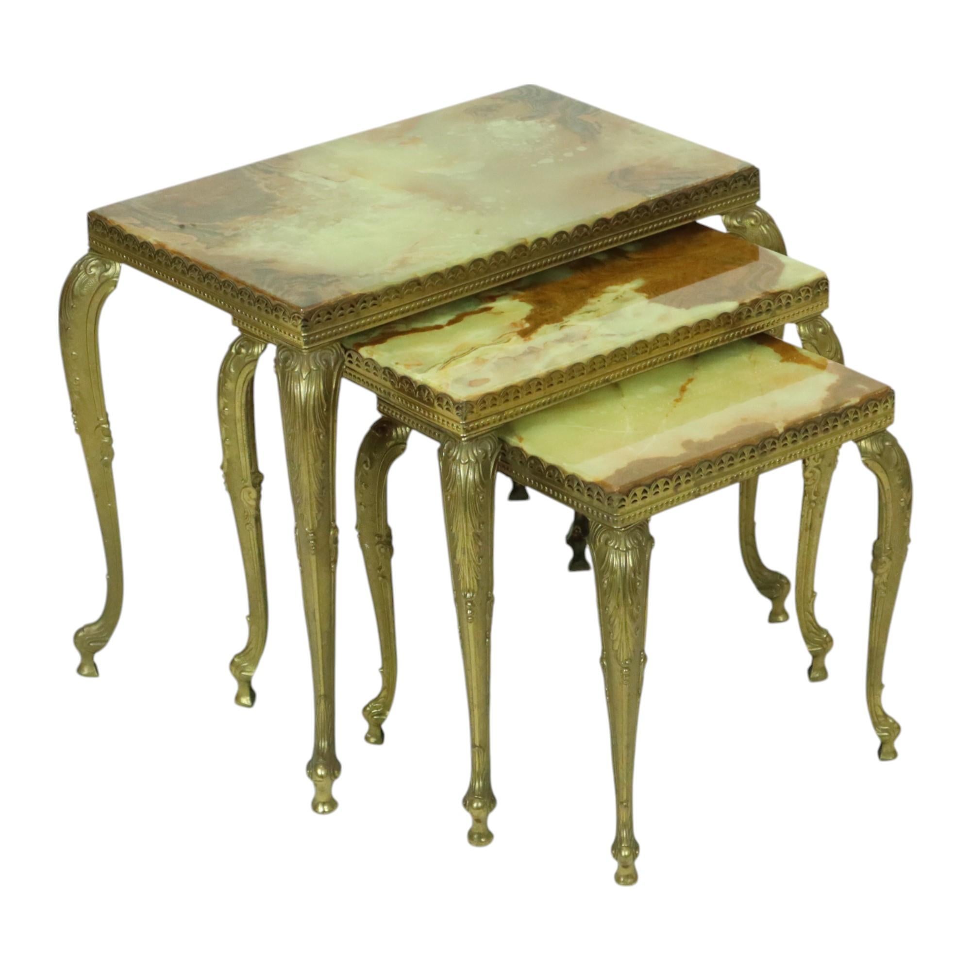 Ensemble de 3 tables gigognes Hollywood Regency en vente 8