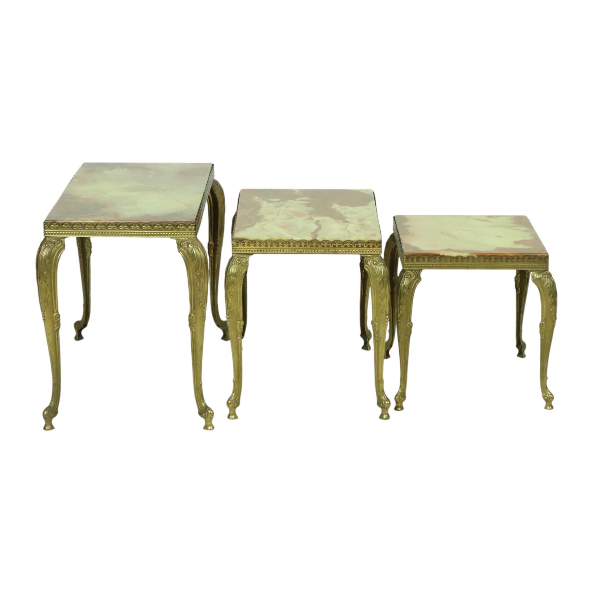 Ensemble de 3 tables gigognes Hollywood Regency en vente 10