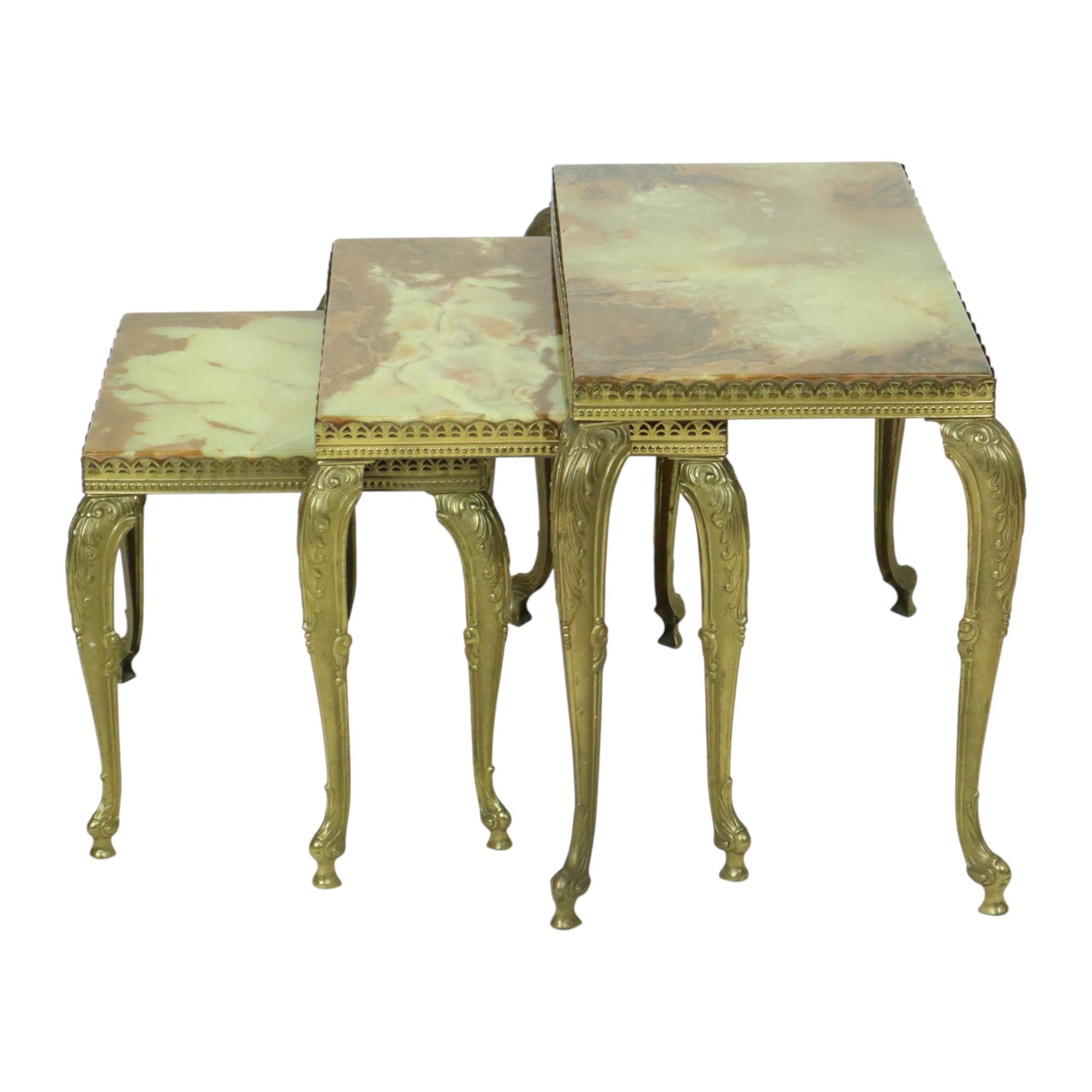 Ensemble de 3 tables gigognes Hollywood Regency en vente 3