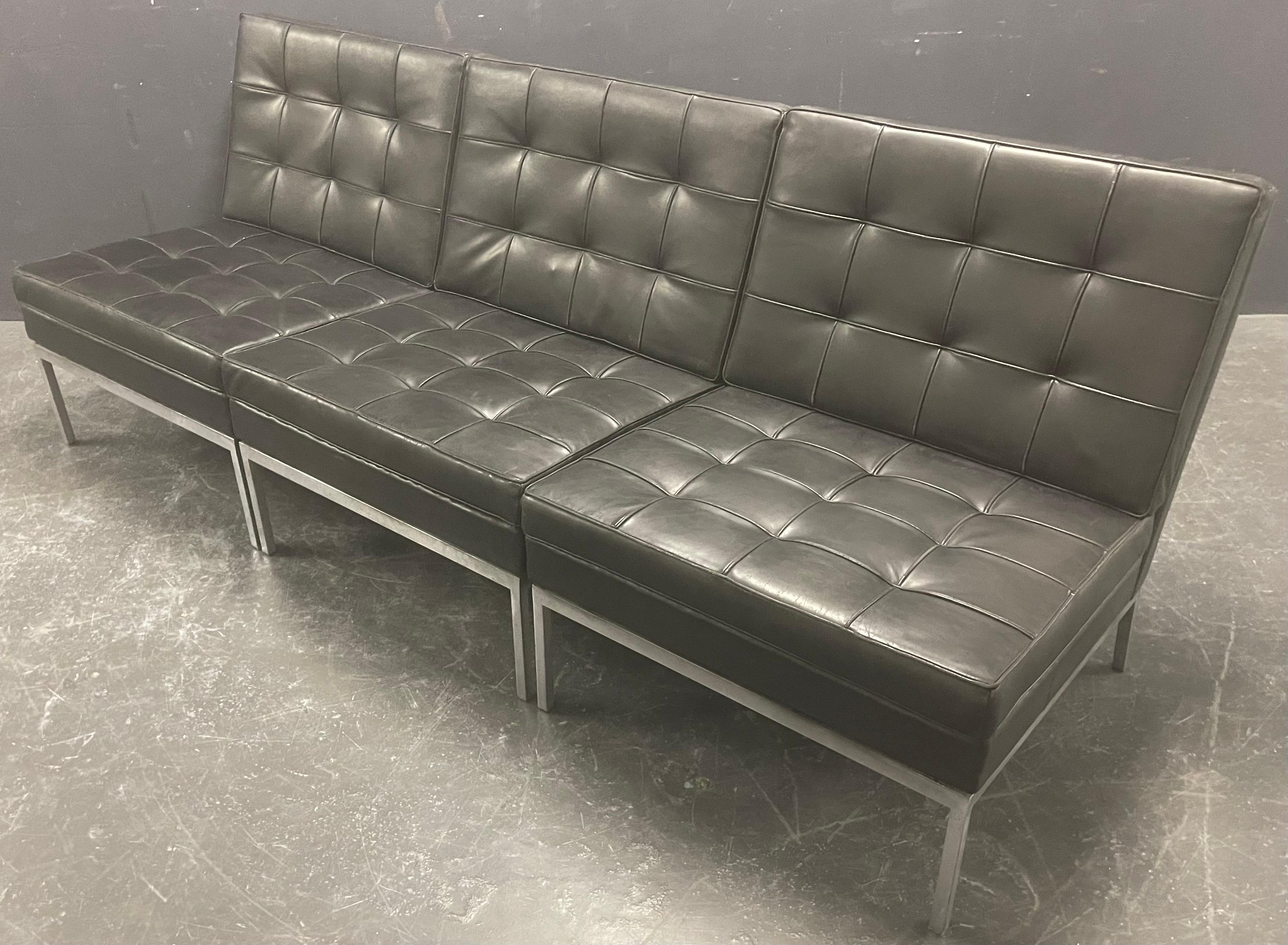 set of 3 iconic florence knoll lounge chairs by knoll international. can also be used as a 3 seater sofa.