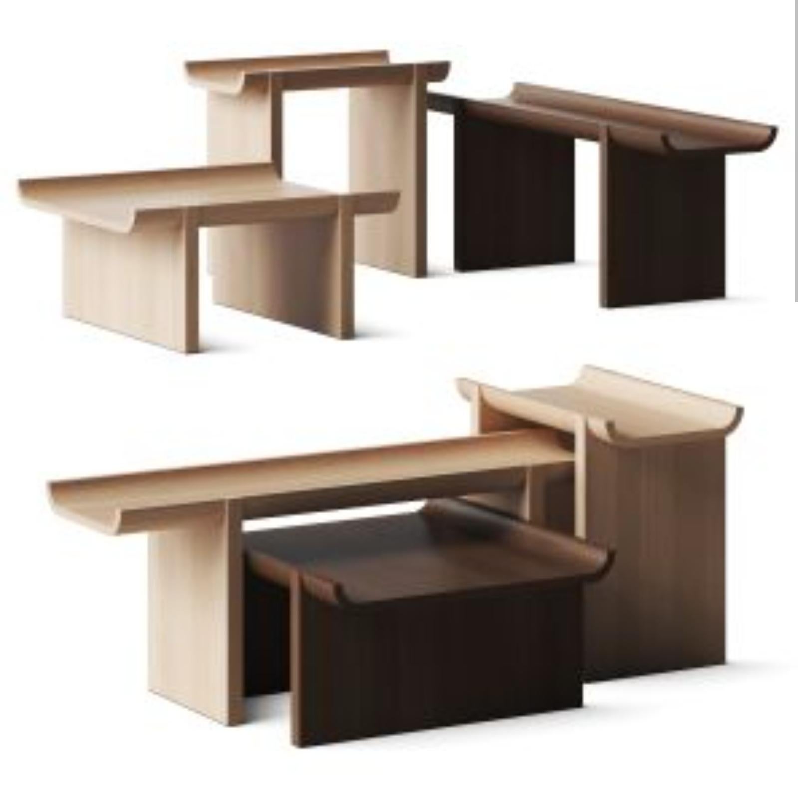 Ensemble de 3 tables d'appoint en chêne en vente 10