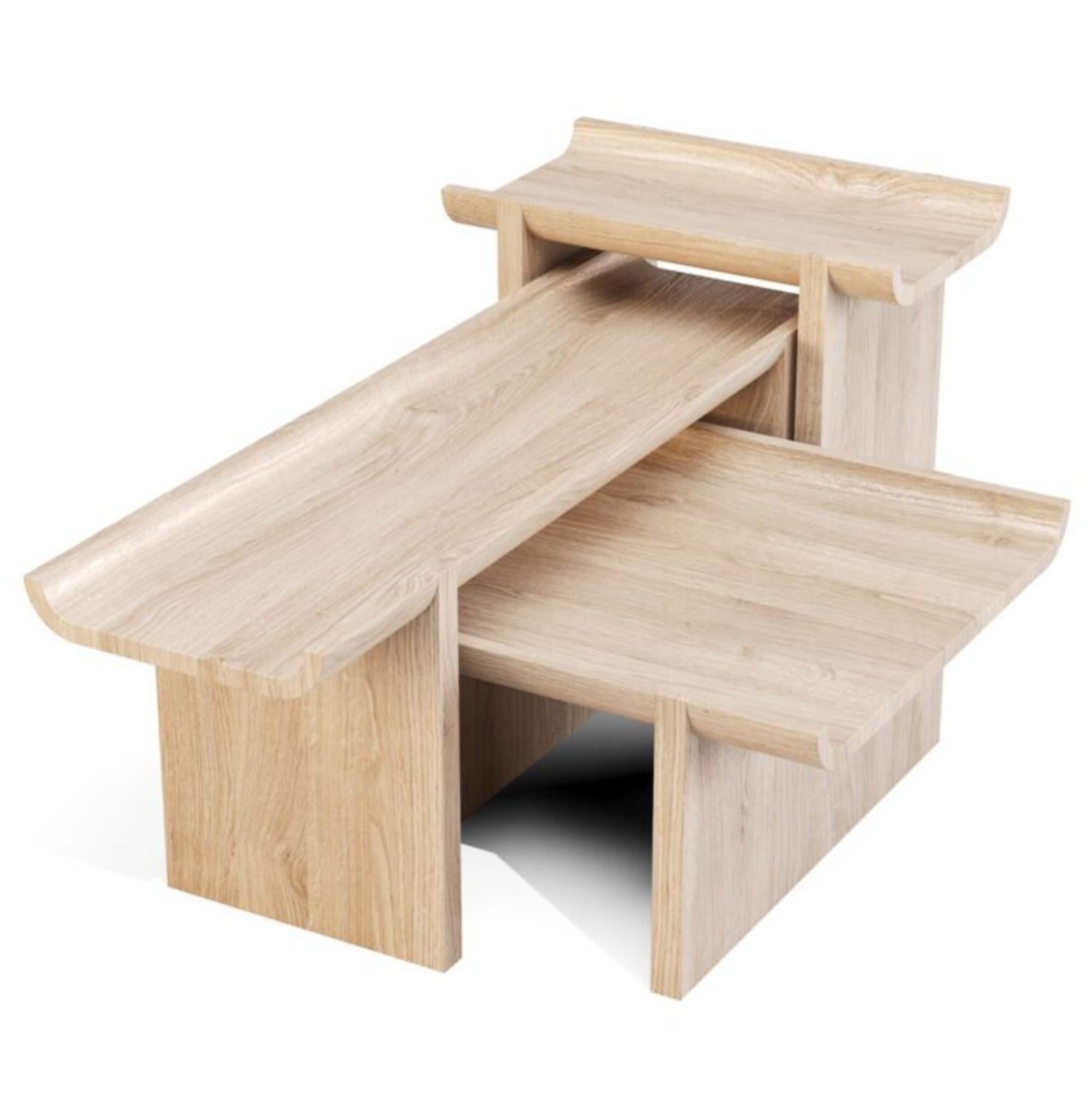 Ensemble de 3 tables d'appoint en chêne en vente 12