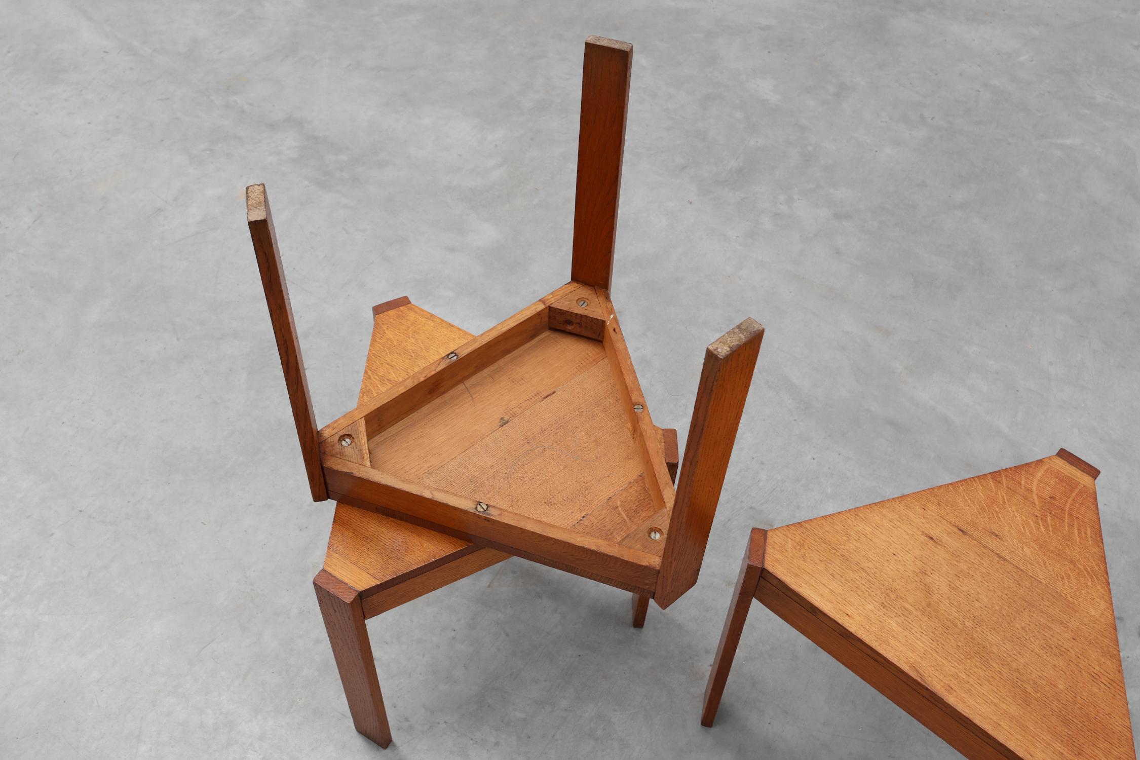 Set di 3 tavoli triangolari impilabili o modulari in legno di Oak, Francia, 1960 ca. 1960 in vendita 6