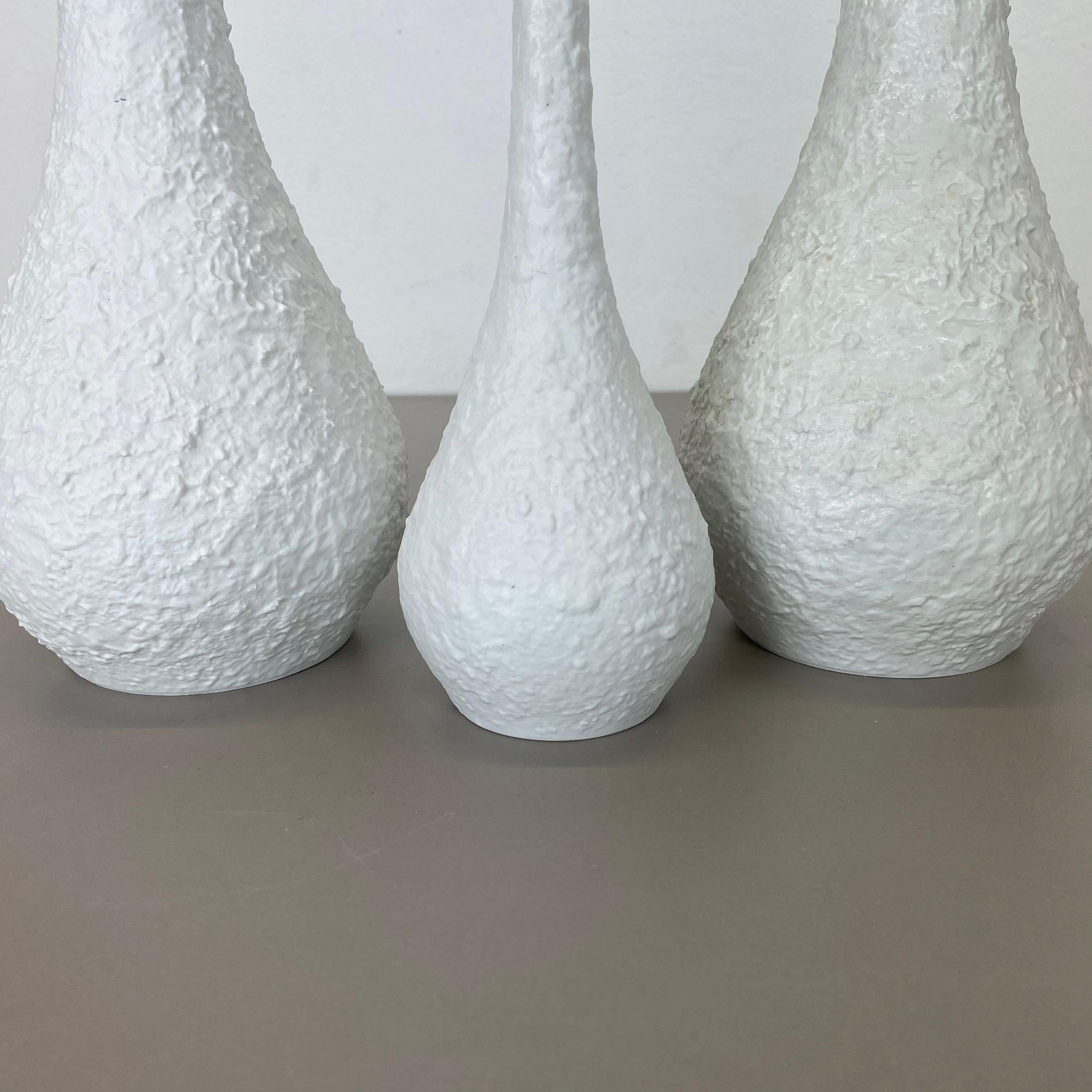 Ensemble de 3 vases en porcelaine biscuit OP Art d'Edelstein, Bavière, Allemagne, 1970 en vente 9