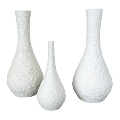 Ensemble de 3 vases en porcelaine biscuit OP Art d'Edelstein, Bavière, Allemagne, 1970