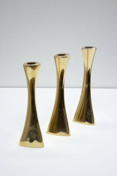 Juego de 3 candeleros de latón con forma orgánica de K.E. Ytterberg, Suecia