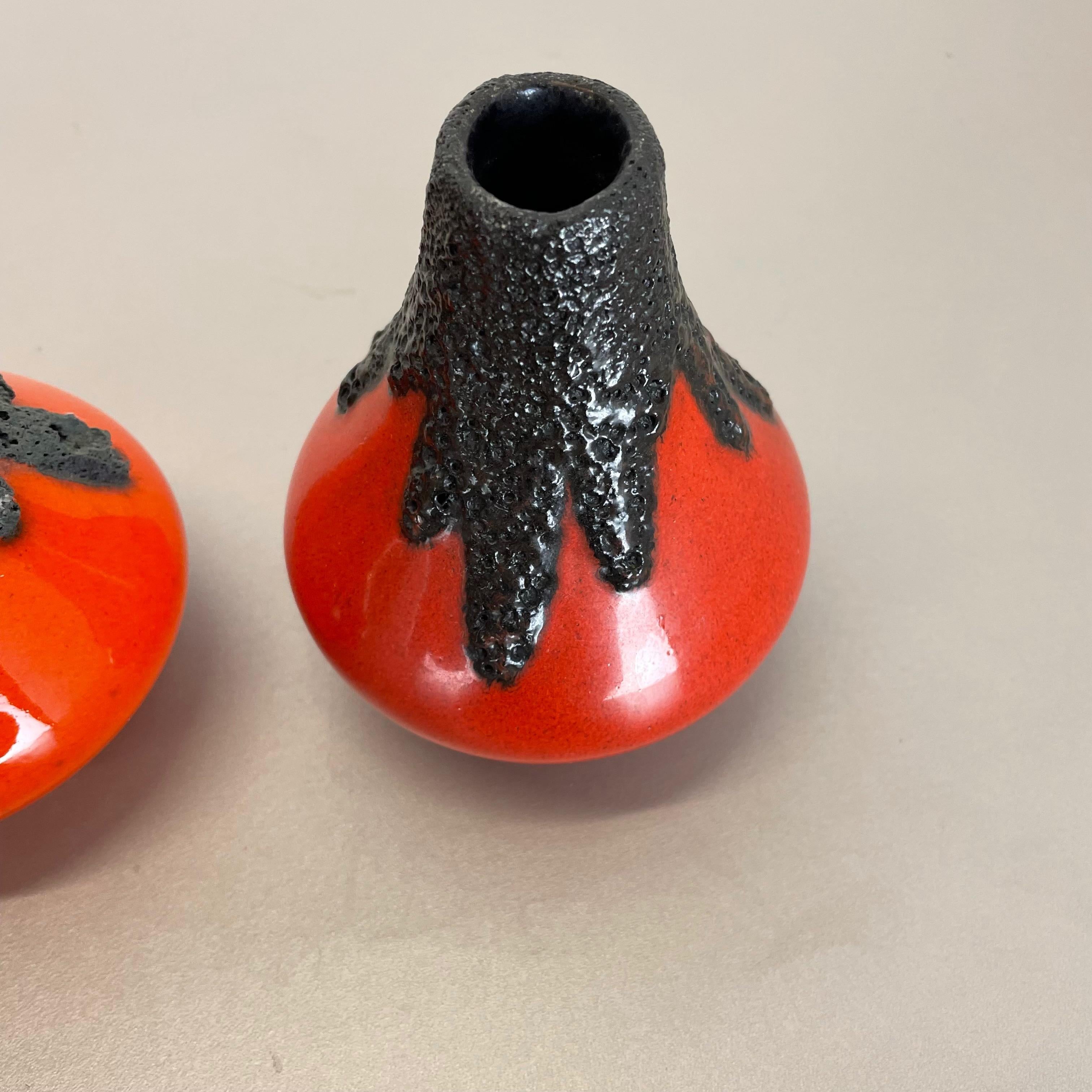 Set di 3 vasi in ceramica Studio Pottery originali del 1970 di Roth Ceramics, Germania in vendita 3
