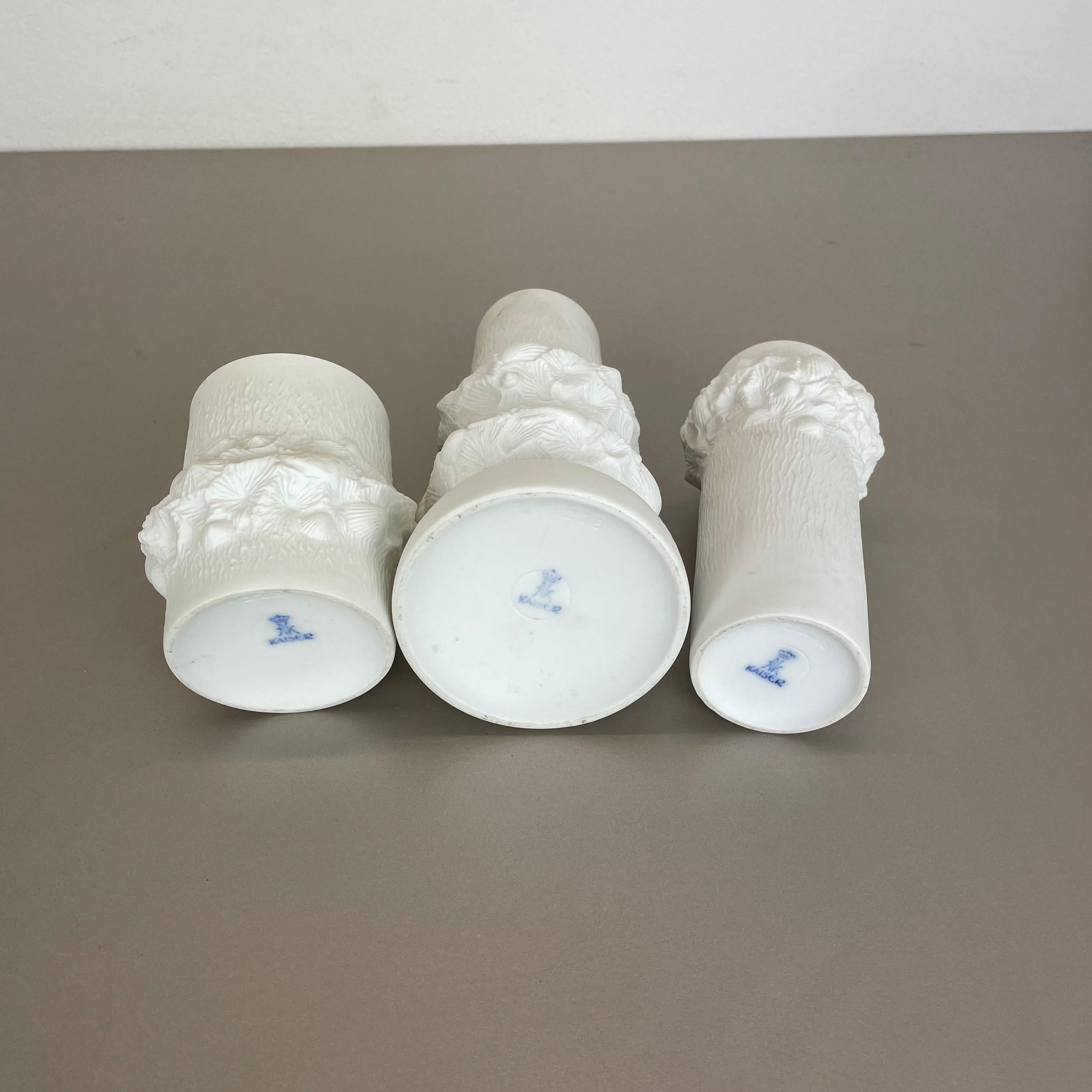 Set of 3 Original OP Art Biscuit Porcelain Vases by AK Kaiser, Germany, 1970s For Sale 9