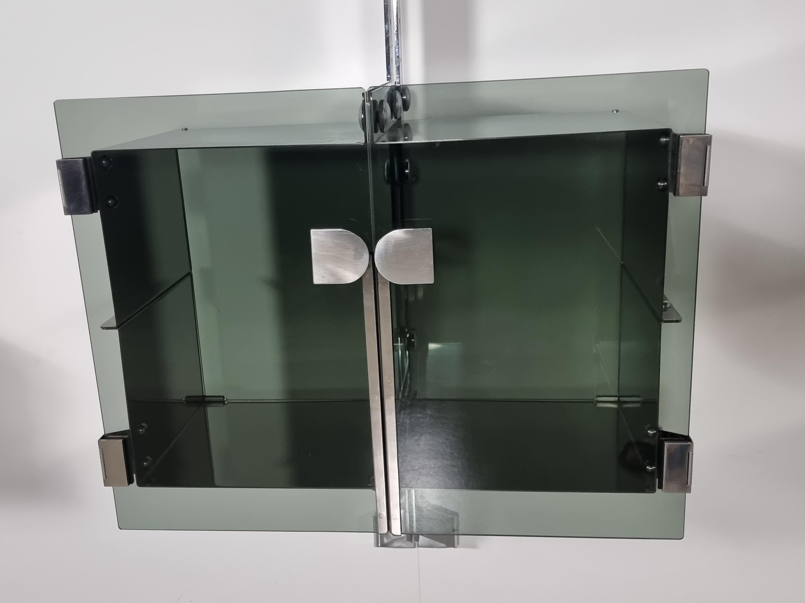 P700 Proposal Wall-Unit in chrome and glass, Vittorio Introini, Saporiti For Sale 5