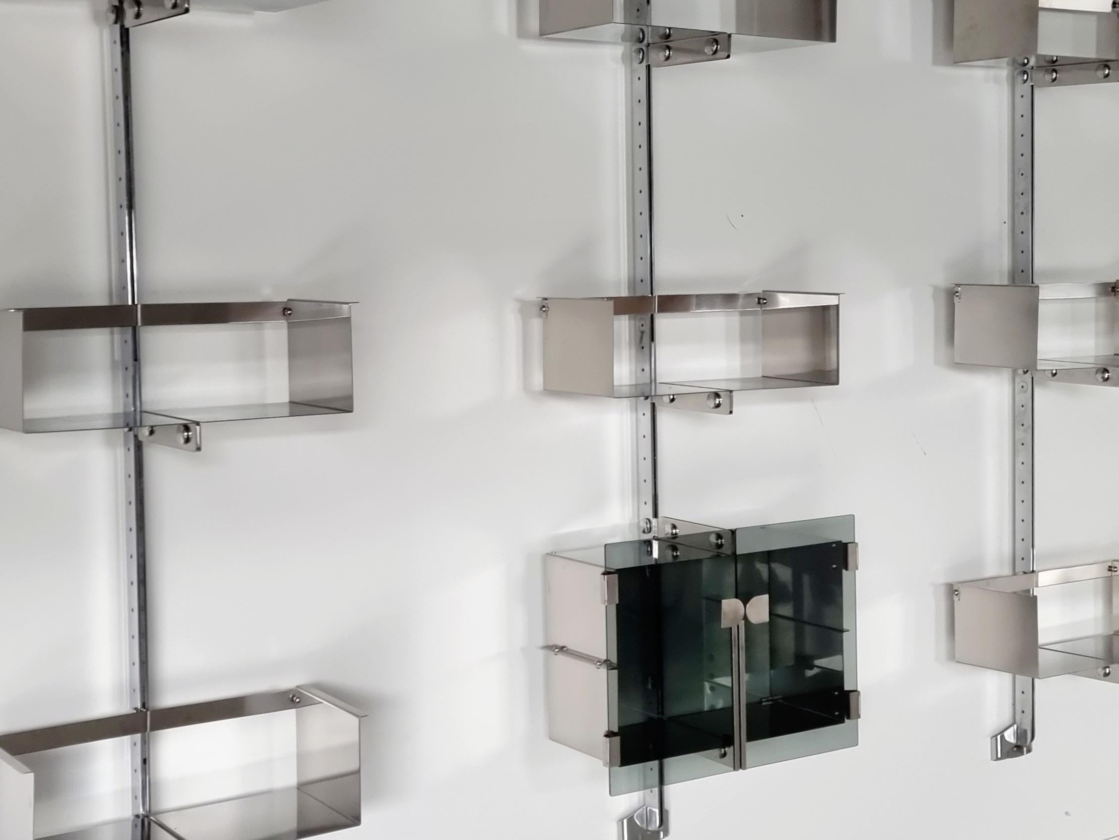 Chrome  P700 Proposal Wall-Unit in chrome and glass, Vittorio Introini, Saporiti For Sale