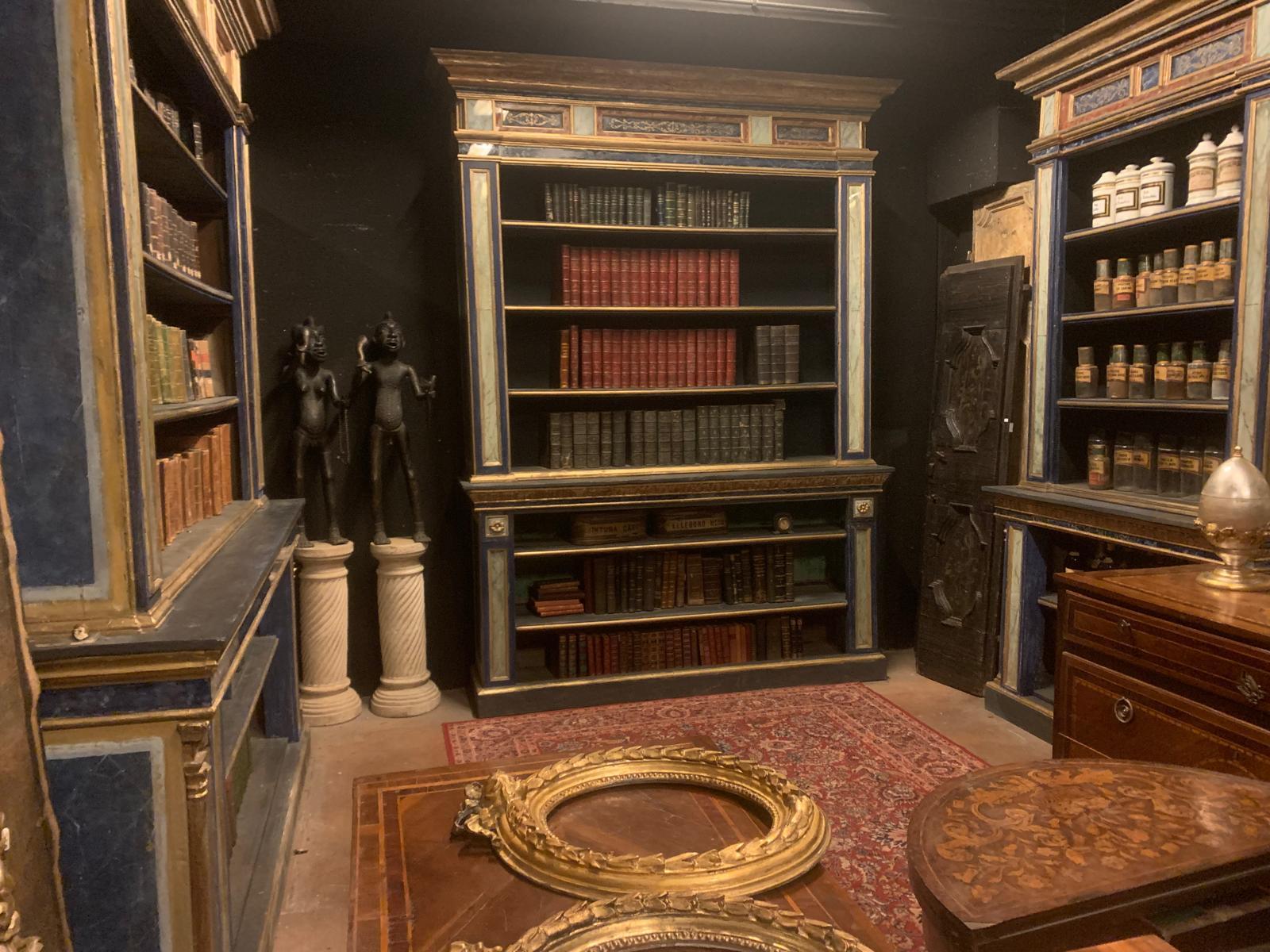 set of 3 painted wooden bookcases decorated with fake marble on glass, Italy For Sale 2
