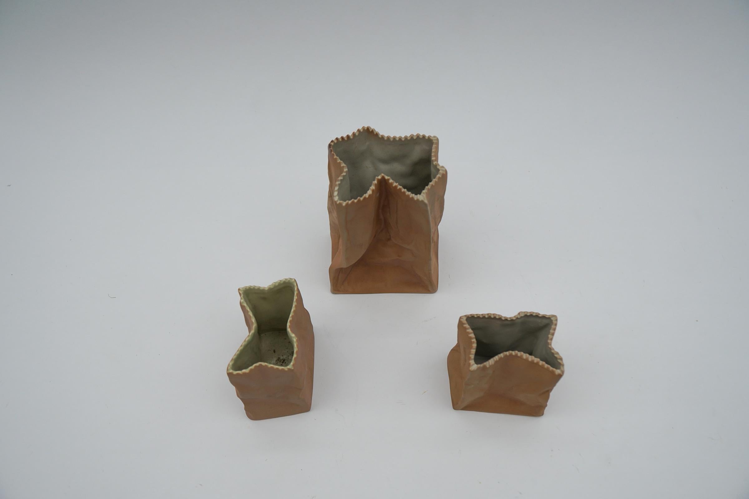 Céramique Ensemble de 3 vases en forme de sac en papier de Tapio Wirkkala pour Rosenthal, Allemagne, années 1960 en vente