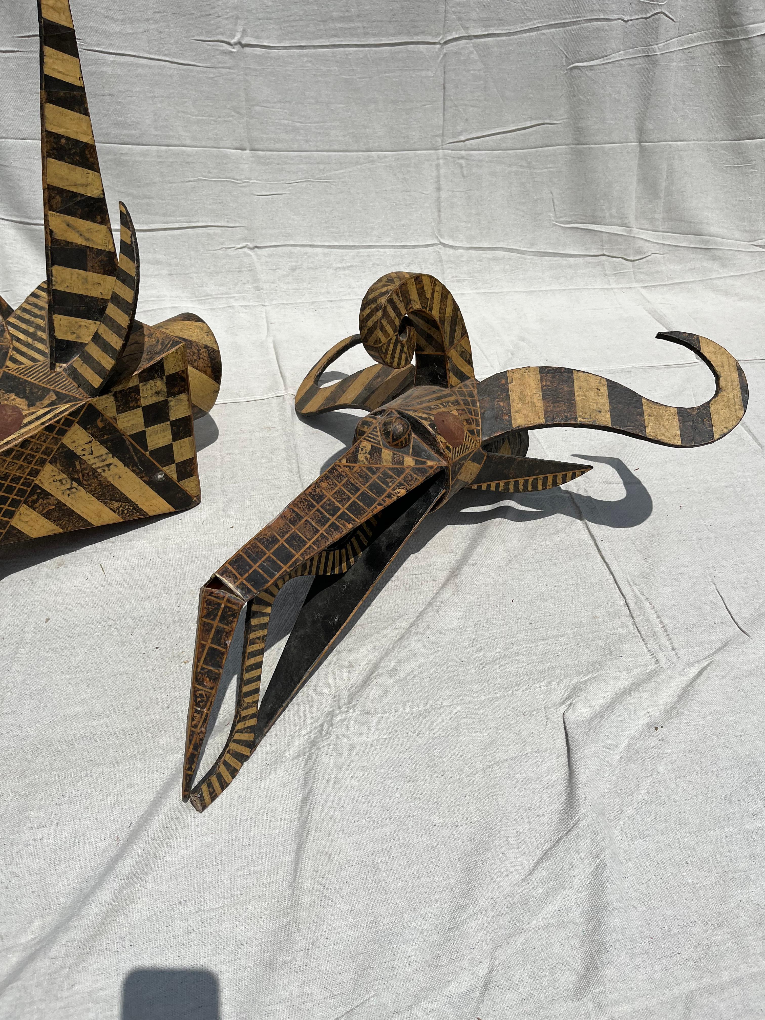 Set von 3 Mache-Gargoyle-Kopfleisten aus Papier von Peter Winter (Ende des 20. Jahrhunderts) im Angebot