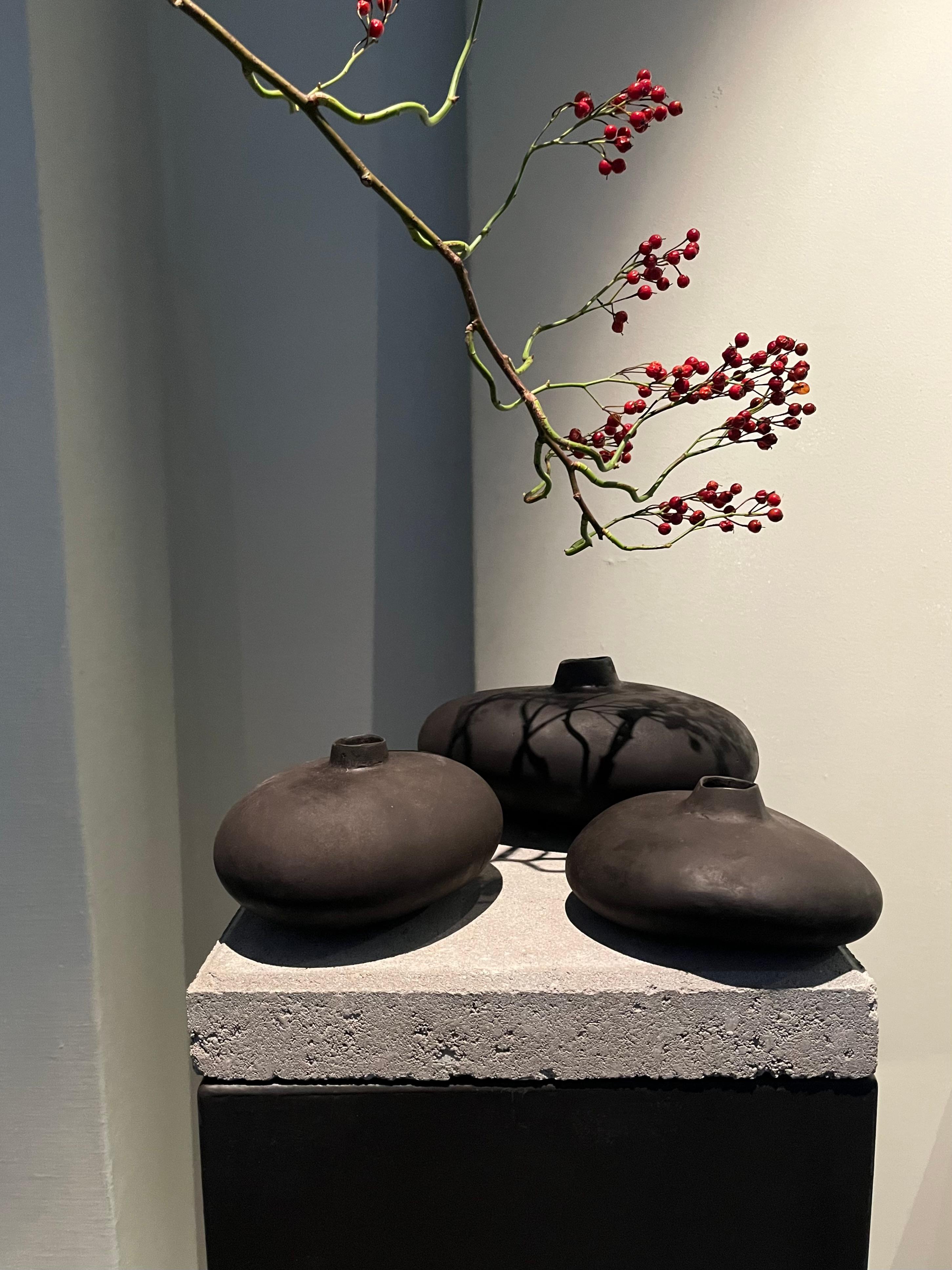 Patiné Ensemble de 3 objets en bronze patiné 01 d'Herma de Wit en vente