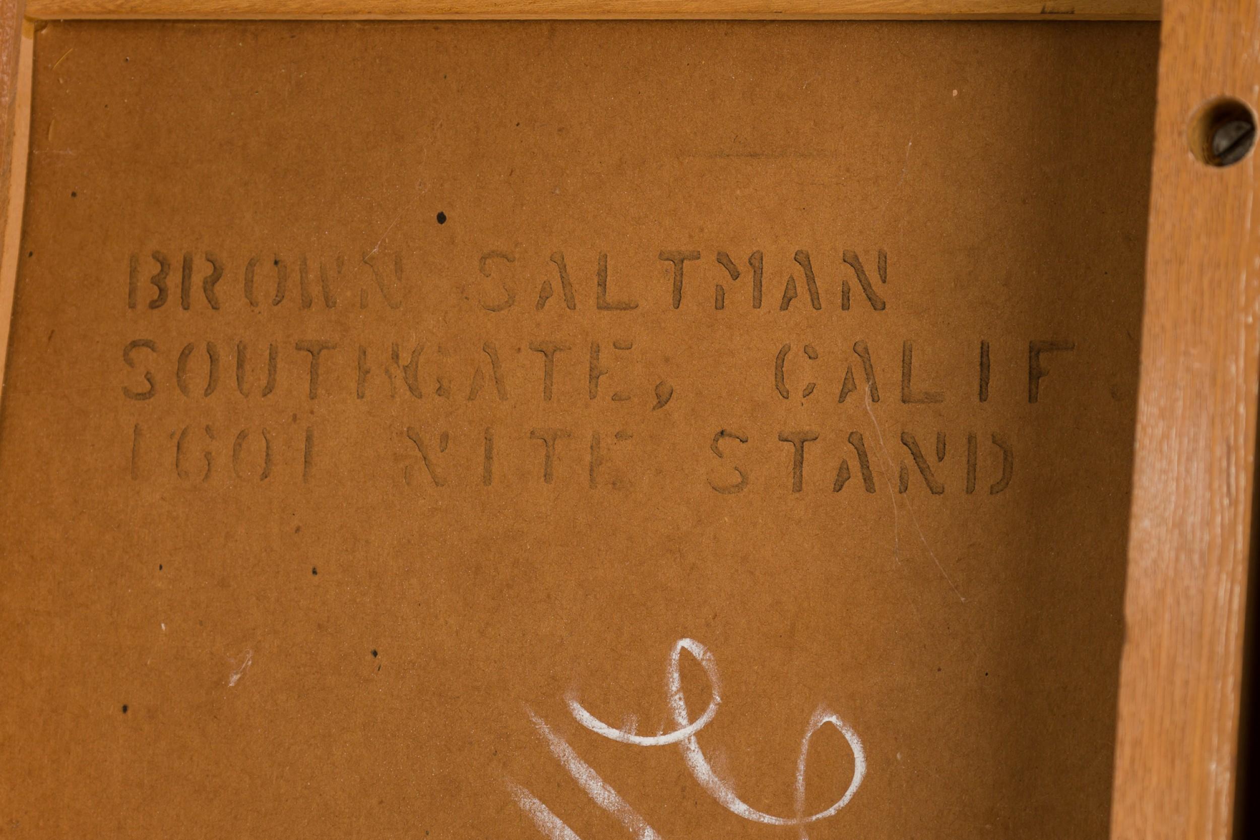Ensemble de 3 tables de nuit trapézoïdales en bois du milieu du siècle Paul Laszlo pour Brown Saltman en vente 7