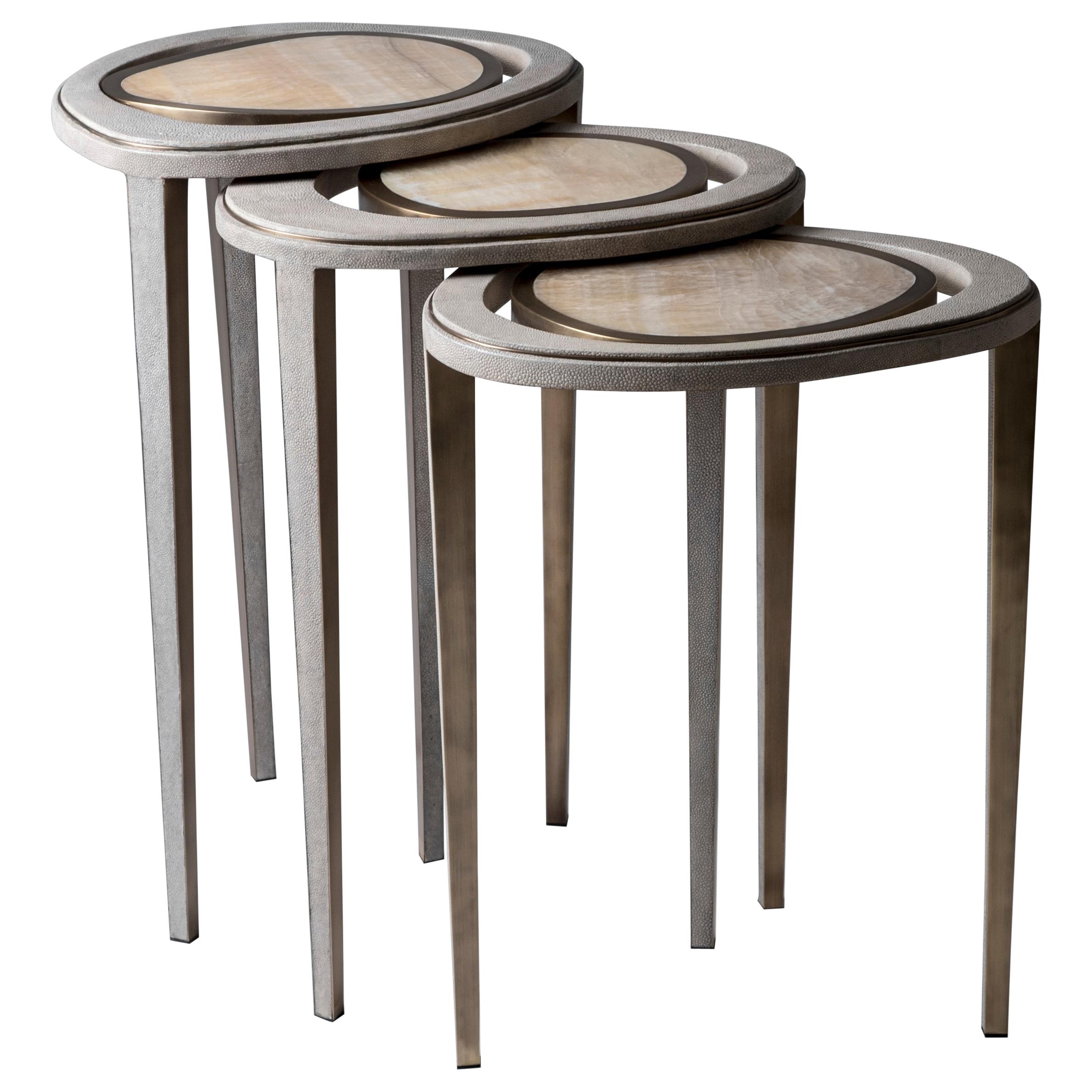 Art Deco Set of 3 Peacock II Nesting Side Tables in Shagreen & Brass by R&Y Augousti For Sale