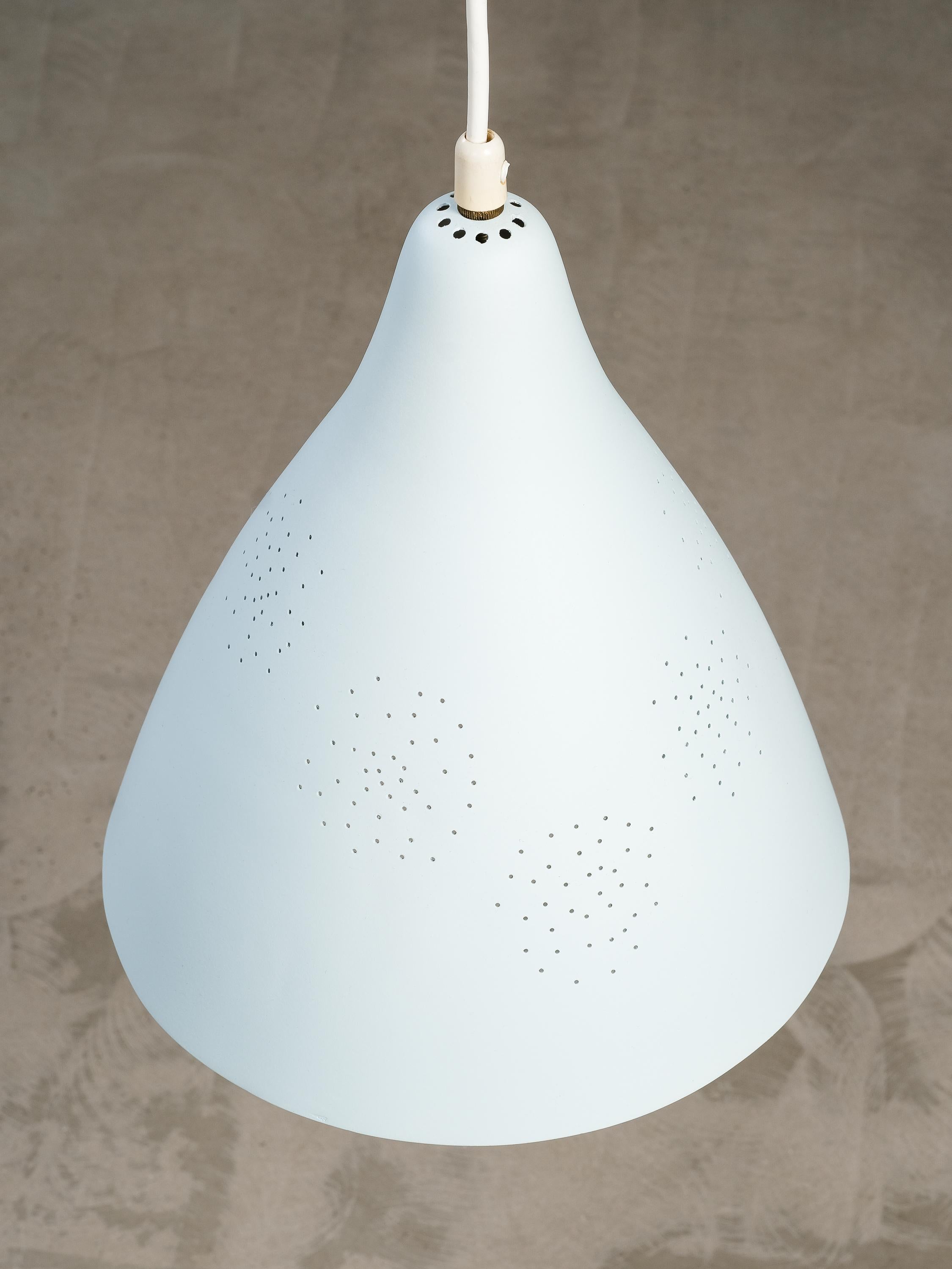 Set of 3 Pendant Lamps Model 61-314 by Lisa Johansson-Pape, Orno, Finland, 1950s In Good Condition For Sale In Karis, Nyland