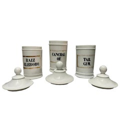Set of 3 pharmacy jars made of Valencian ceramics. 19th century.