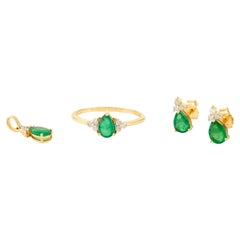 Set of 3 Piece Emerald and Diamond Pear-Cut 18k Yellow Gold Jewelry Set for Her