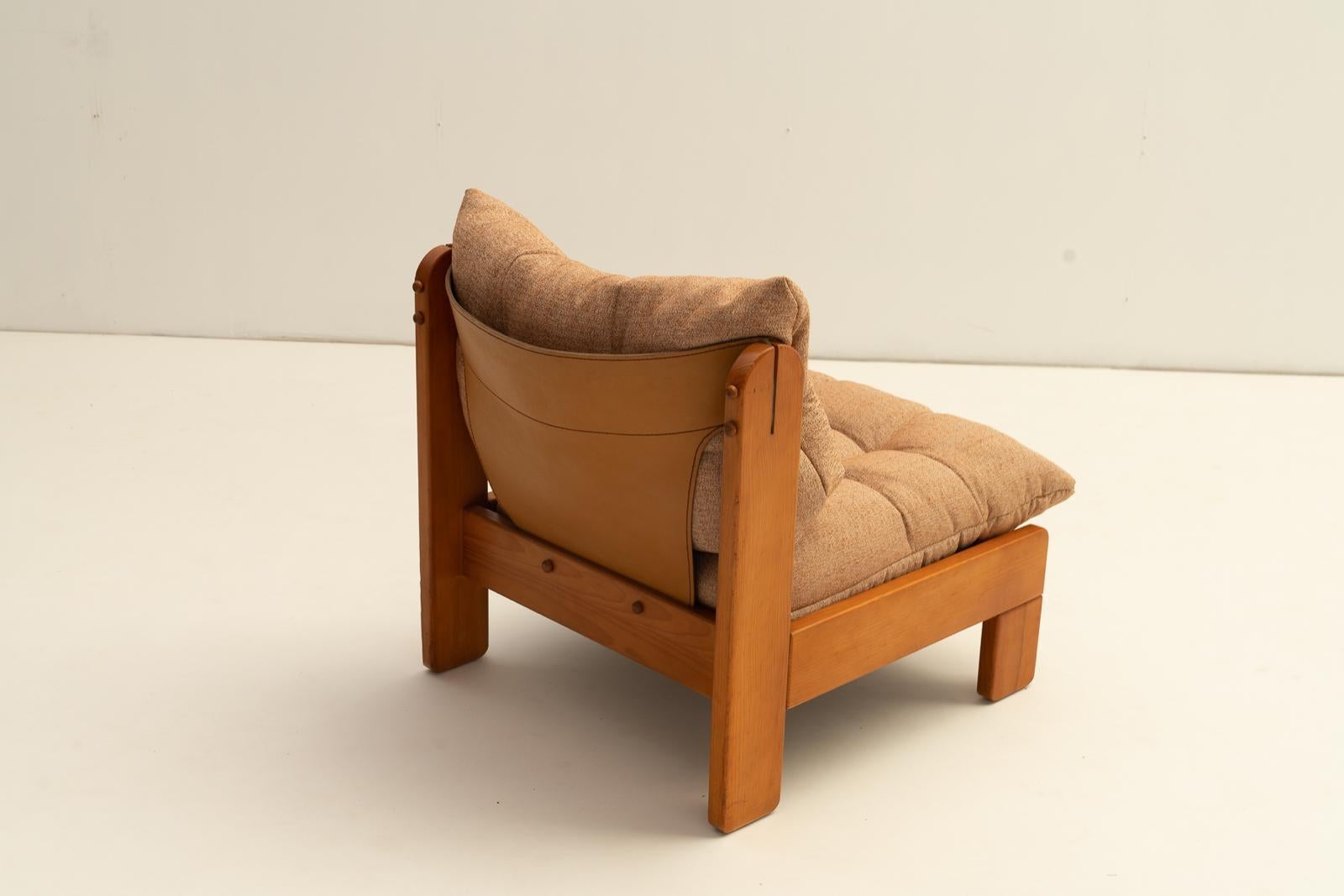 Fauteuil bas Pinewood en tissu bronze Bon état - En vente à Brussels, BE