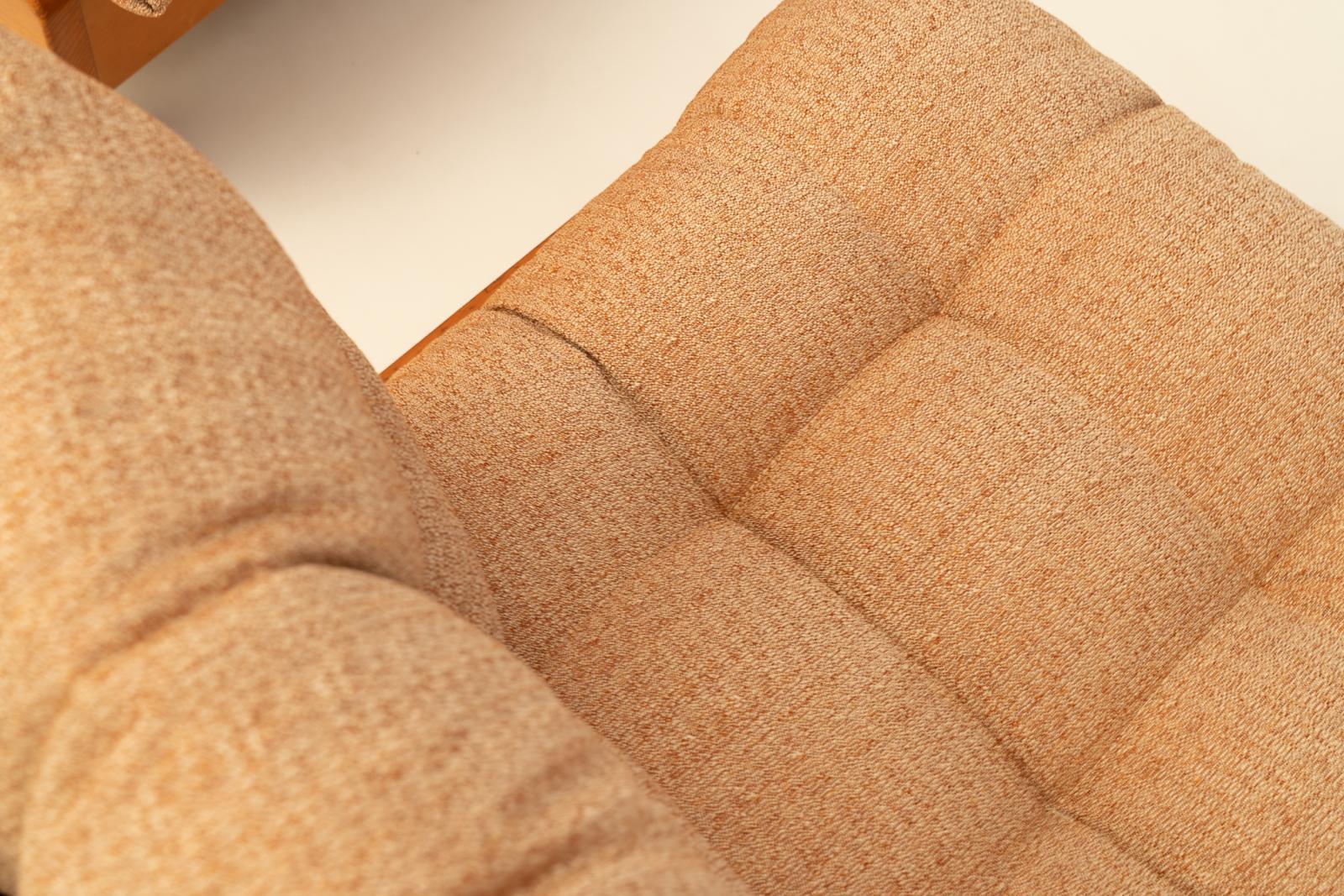 Fauteuil bas Pinewood en tissu bronze en vente 1