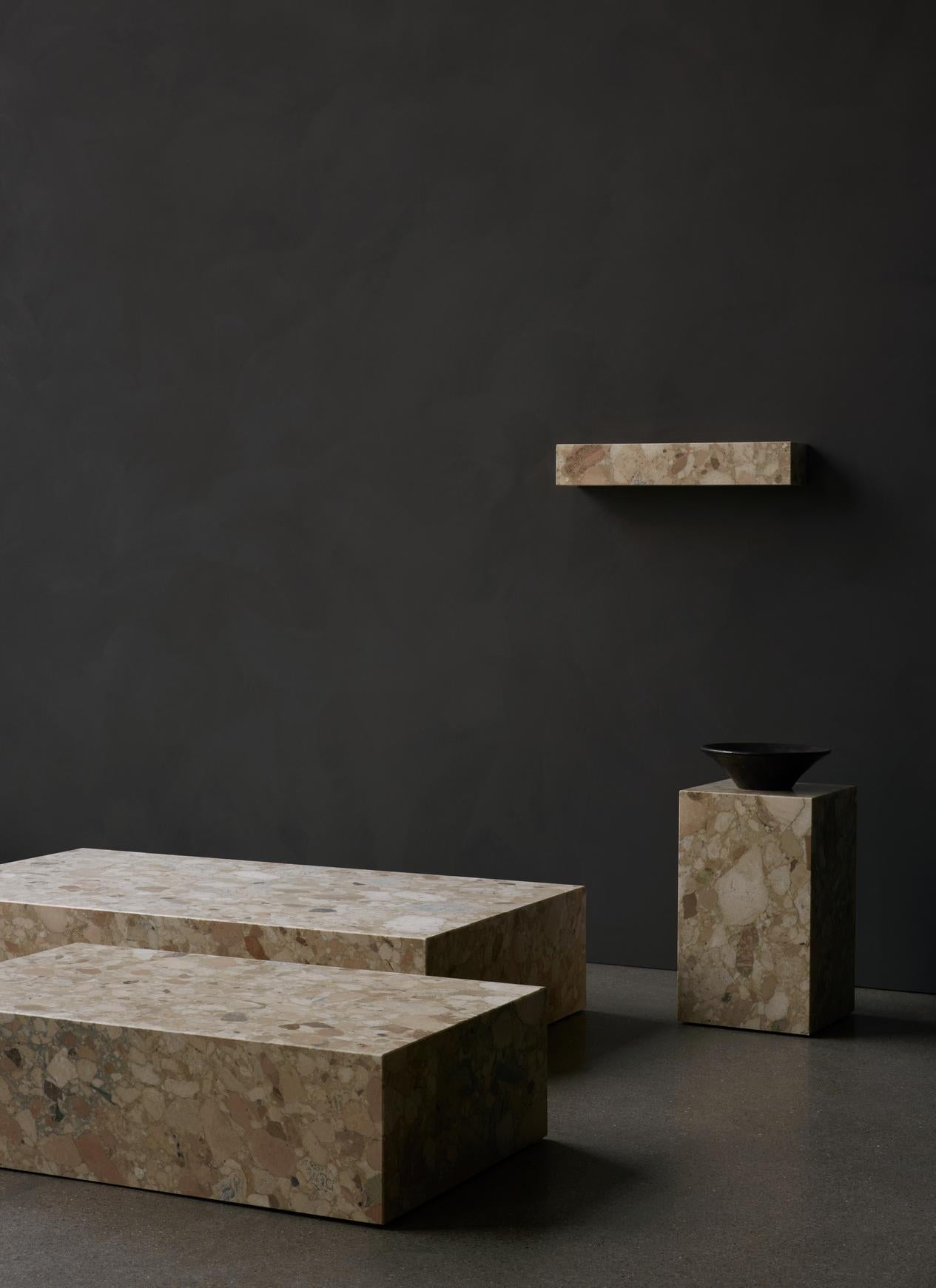 Set di 3 mensole a zoccolo in marmo brecciato Sand Kunis di Norm Architects per Audo in vendita 1