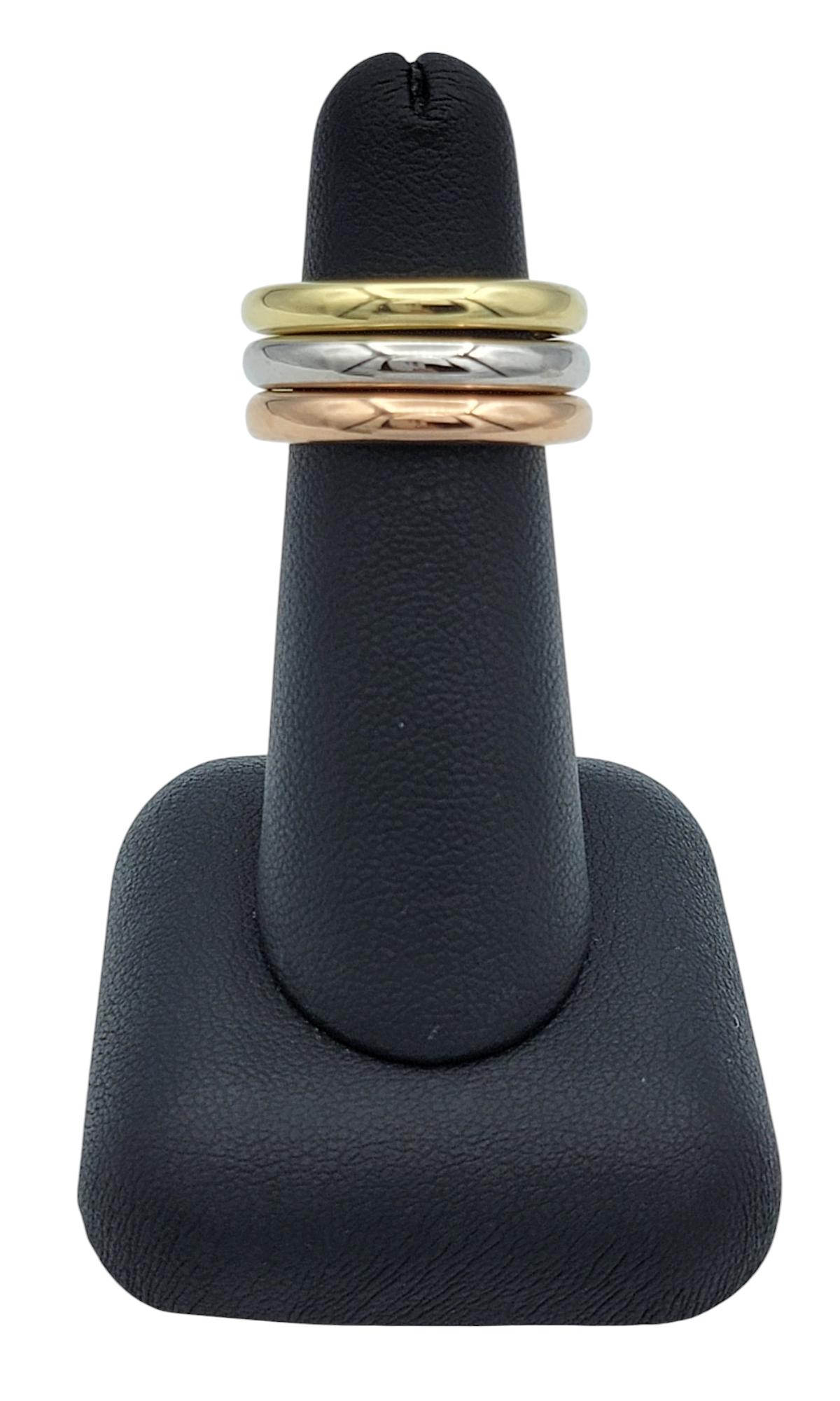 Set of 3 Polished Stacking Band Rings in 18 Karat White, Rose and Yellow Gold For Sale 1