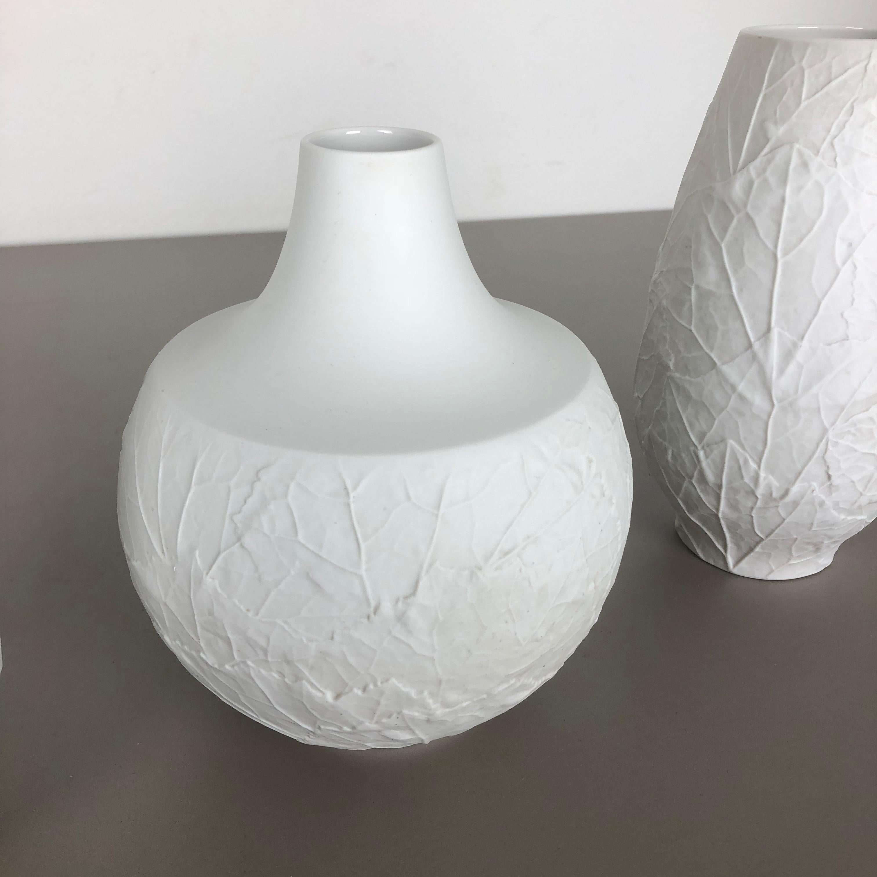 Set von 3 Op-Art-Vasen aus Porzellan „LEAF“ von Heinrich Selb, Deutschland, 1970er Jahre (Moderne der Mitte des Jahrhunderts) im Angebot