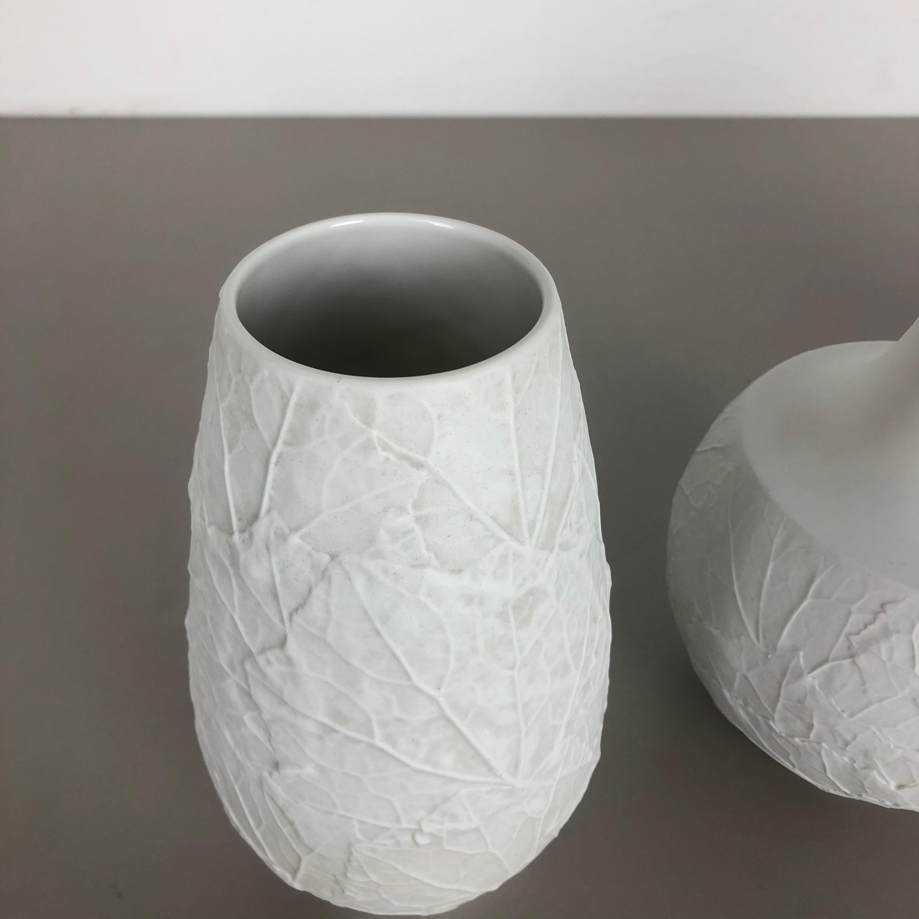 Set von 3 Op-Art-Vasen aus Porzellan „LEAF“ von Heinrich Selb, Deutschland, 1970er Jahre im Zustand „Gut“ im Angebot in Kirchlengern, DE